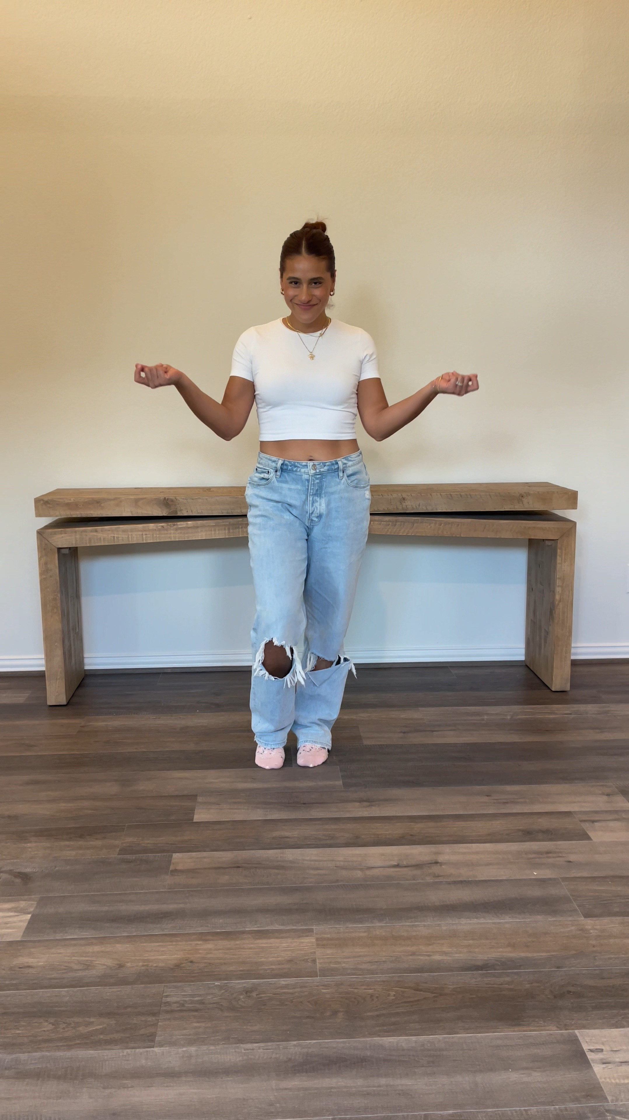Entryway table ✨

#LTKVideo #LTKOver40 #LTKU