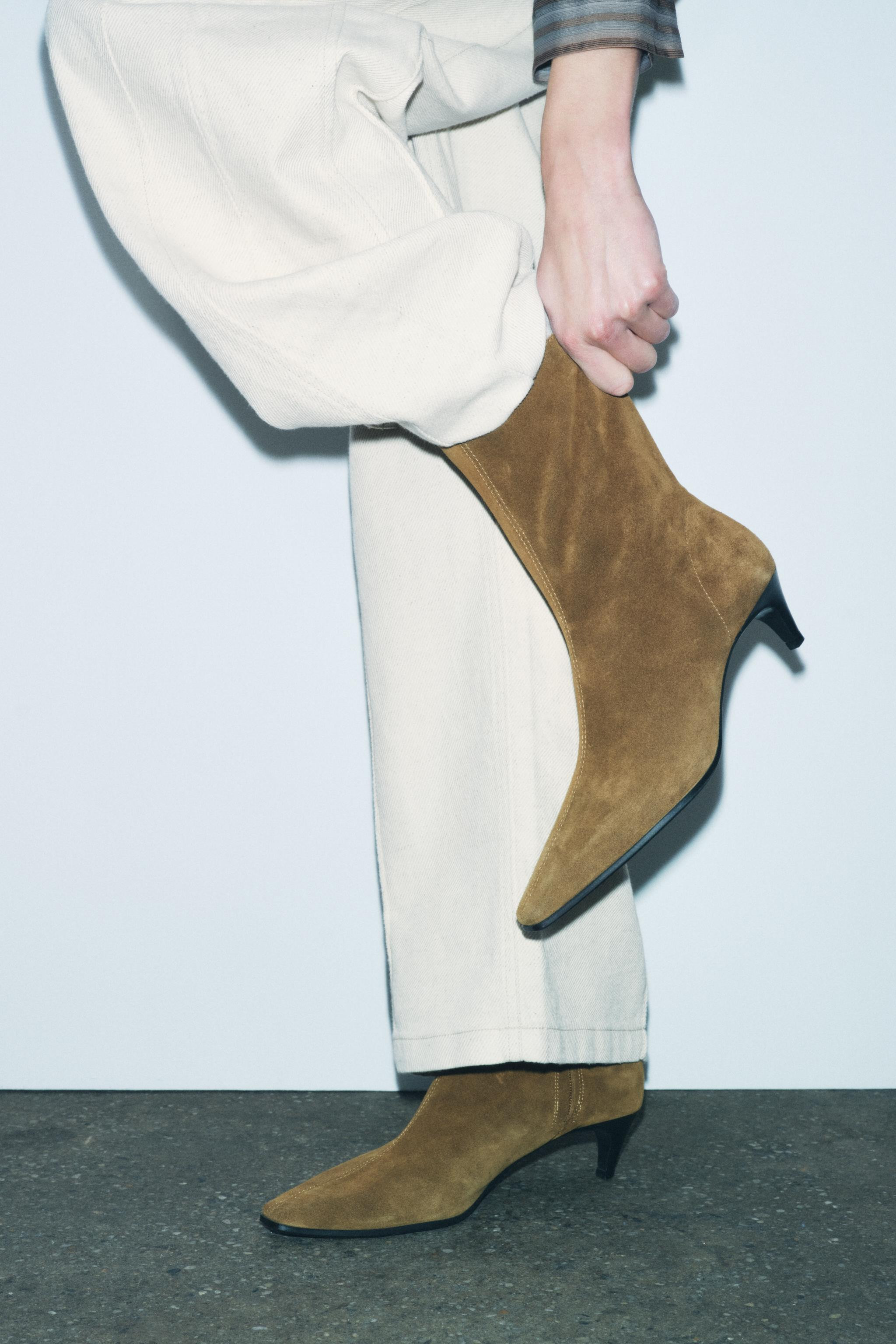 SUEDE KITTEN HEEL ANKLE BOOTS | Zara UK