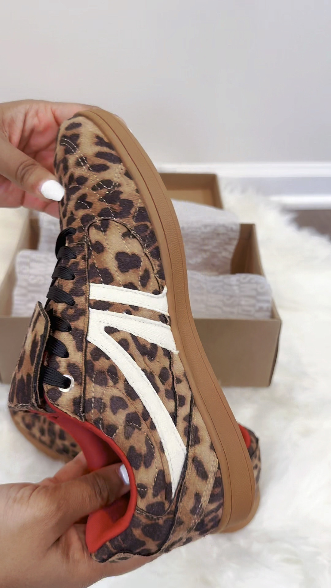 Leopard print sneakers. #sneakerlover


#LTKVideo #LTKShoeCrush #LTKFindsUnder100