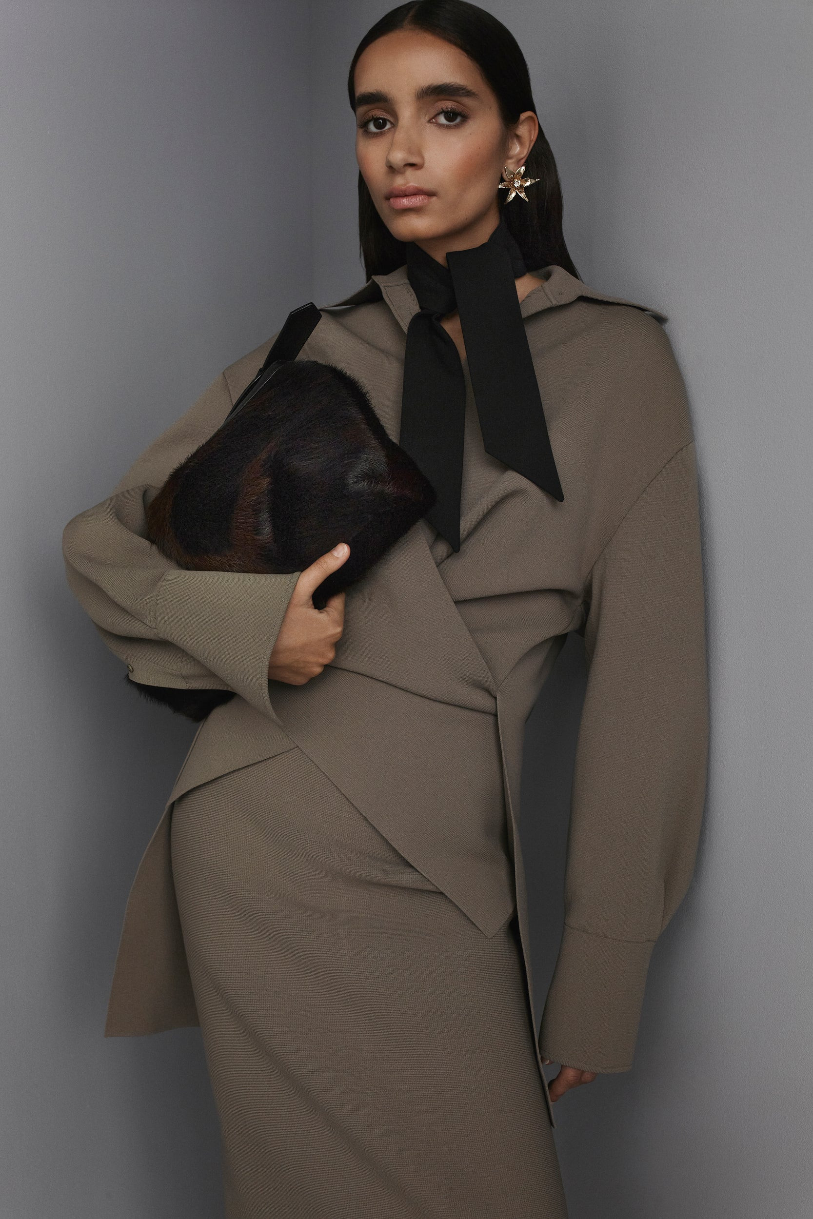 CREPE KNIT TIE SHIRT - ARMY - Scanlan Theodore | Scanlan Theodore AU