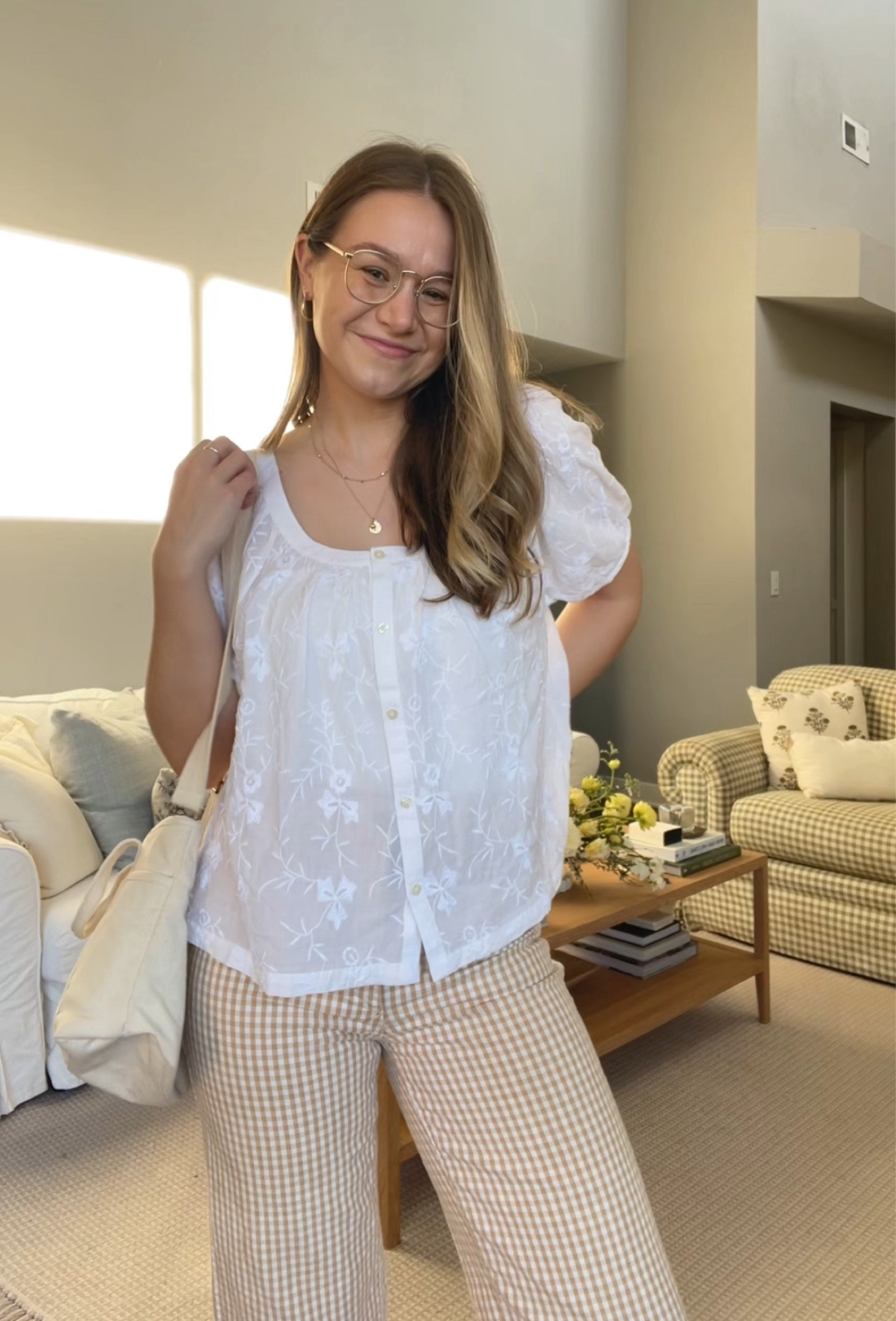 Top is Target, wearing size medium. Pants are old Madewell. Bag is Sezane. Shoes are Franco Sarto 🤍