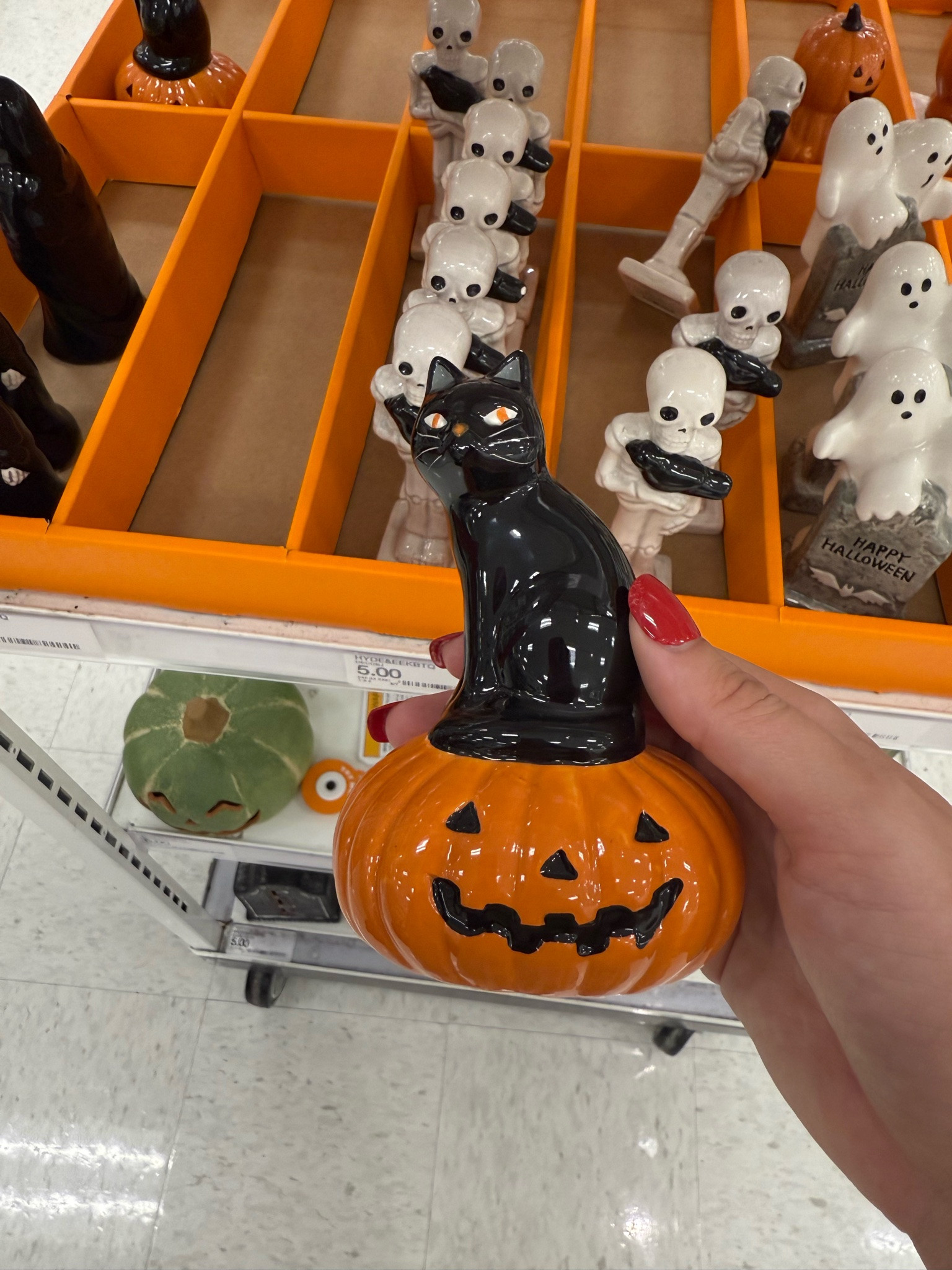 Halloween ceramic figurine

Halloween decor Halloween home decor spooky decor Target finds Target home

#LTKSeasonal #LTKHome #LTKmomlife