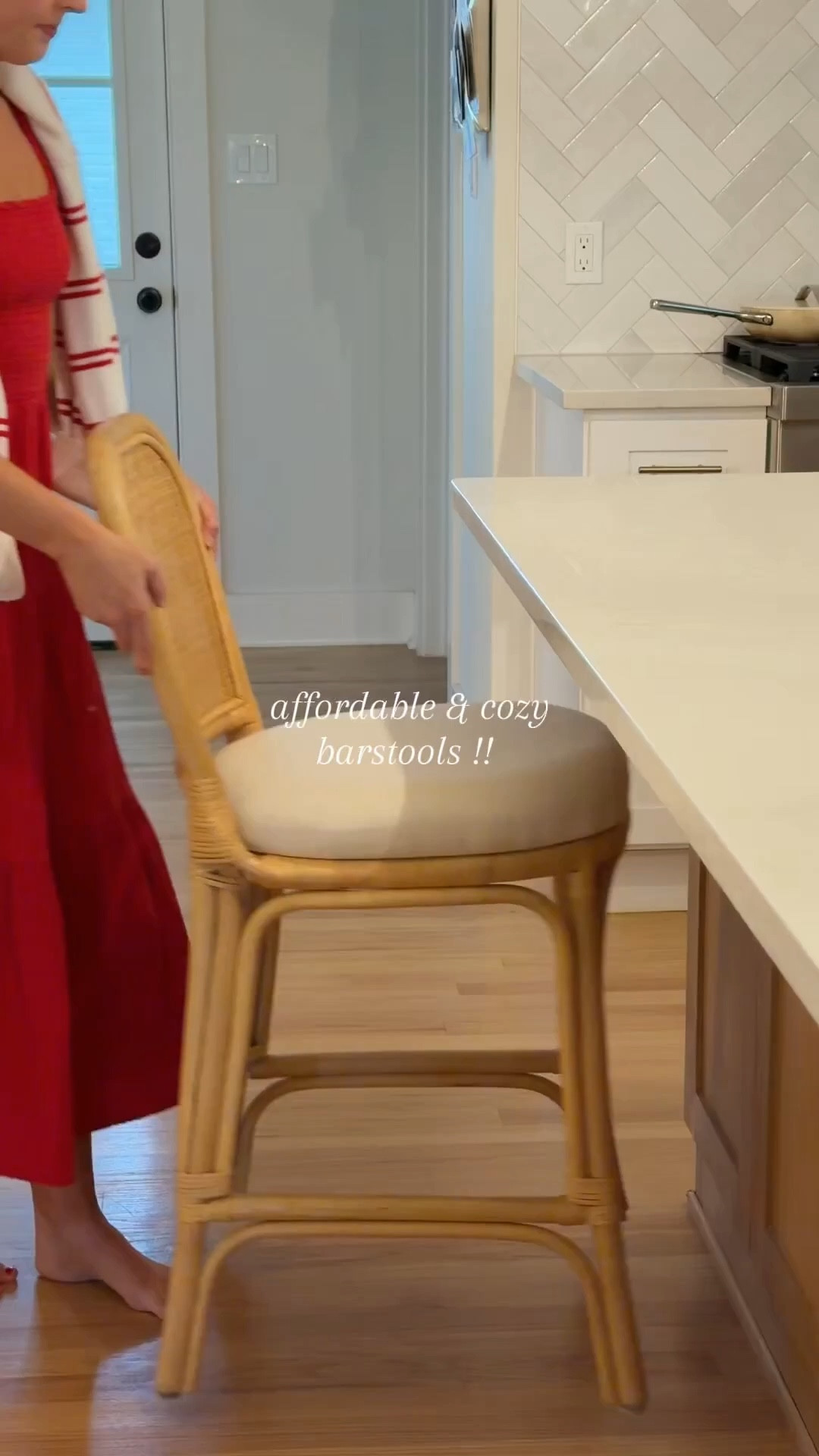 New barstools for our kitchen!🥰