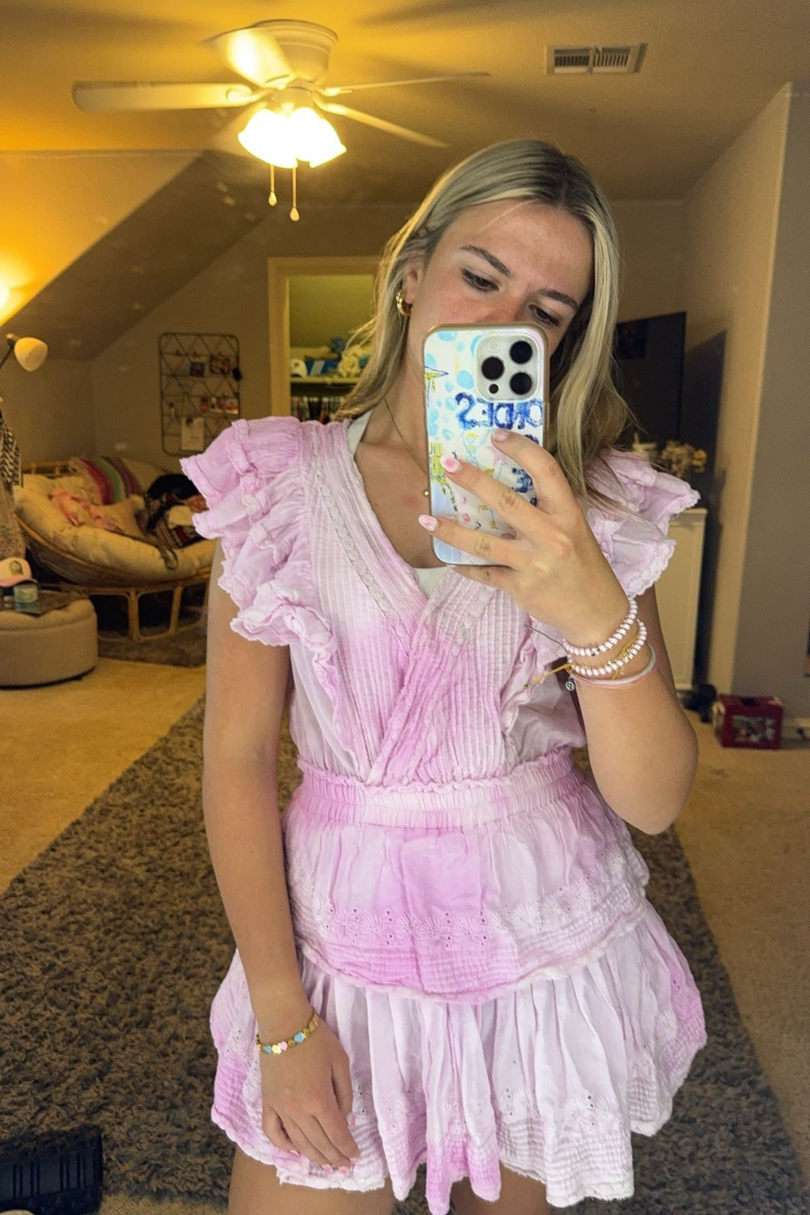 This is the perfect dress for grad parties,  holidays, and special events! I am wearing a size xs.