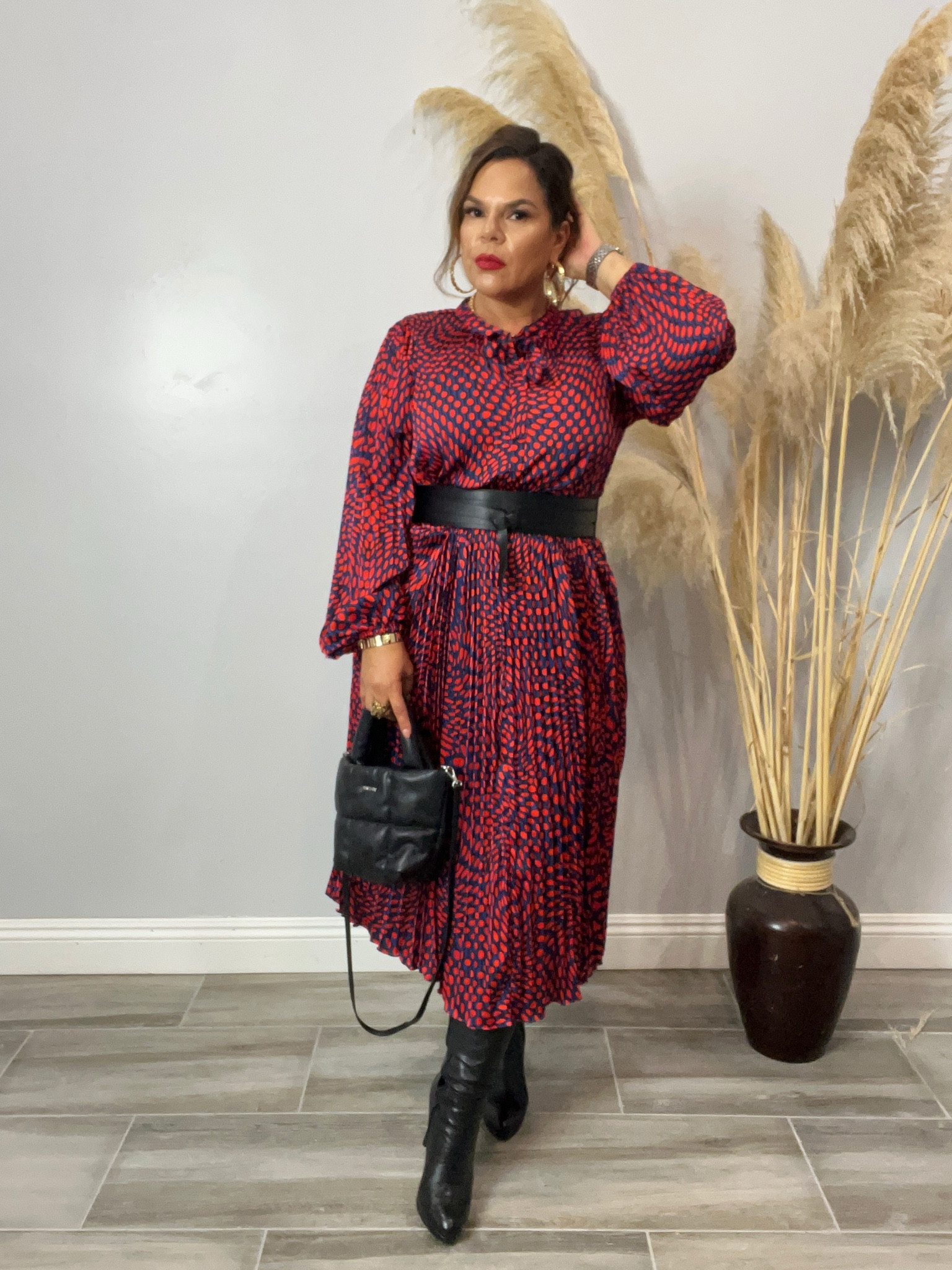 This dress is so classy! I love when the colors, the way it flows and the price!   Run don’t walk ladies! This dress is on sale now @walmart. 
Dress: Size M
* Purse is no longer available. I have linked a similar option for you .

#LTKstyletip #LTKcurves #LTKbeauty