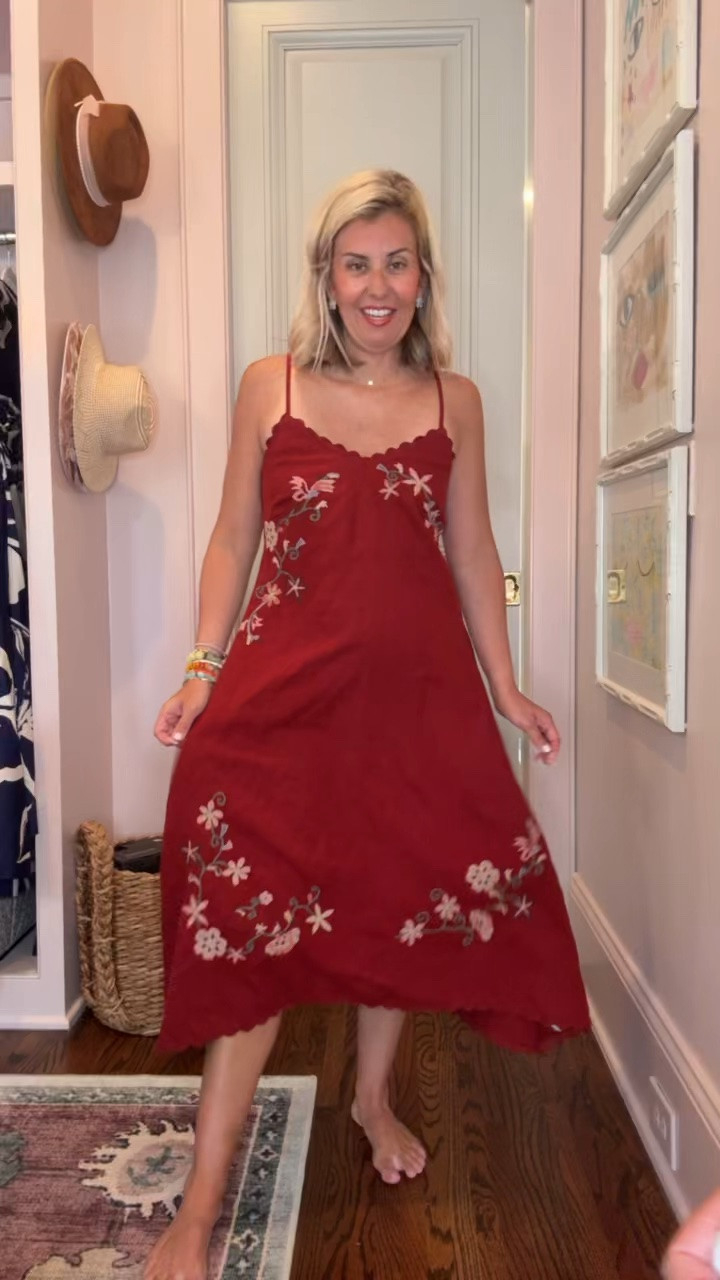This is giving Farm Rio vibes but tar-jay price. This is perfect for fall too. I’m in a xs dress & 7 sandal (size 1 down). 

*code Catherine20 at Allie + Bess

#LTKdayinmylife #LTKootd #LTKmomlife