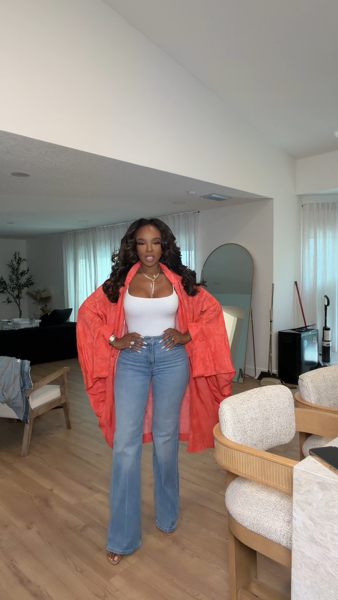Hi Babes! 🧡✨

This pop of color is everything! The flowy kimono instantly elevates a simple tank and denim into the perfect effortless summer look.

✨ Fit Details:
• Kimono fits true to size
• Lightweight & breathable
• Perfect layering piece
• High-rise denim with a flattering fit
• Easy to mix and match

☀️ Where to Wear:
• Brunch
• Vacation exploring
• Shopping days
• Casual date nights
• Summer events

✨ Style Tip:
Throw this kimono over your favorite basics for an instantly chic outfit with minimal effort.

Everything is linked below!

xx, Kira | IG: KirasFashionFinds

Measurements:
Kira: 5'4" | Size Small | 140 lbs