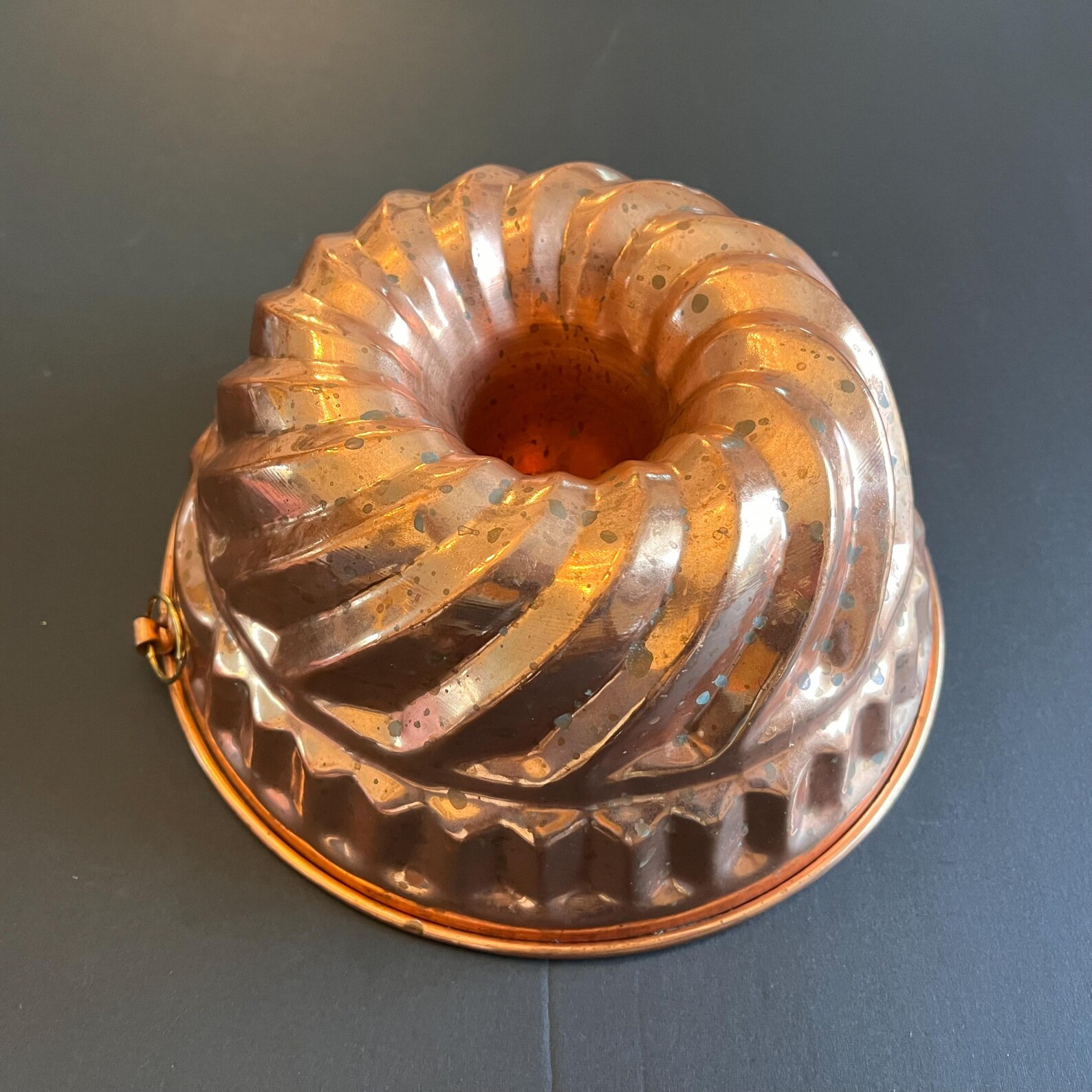 Copper Bundt Cake/jelly Mold Pan, Spiral Fluted Design, Vintage Kitchen Decor, 9" Diameter - Etsy | Etsy (US)