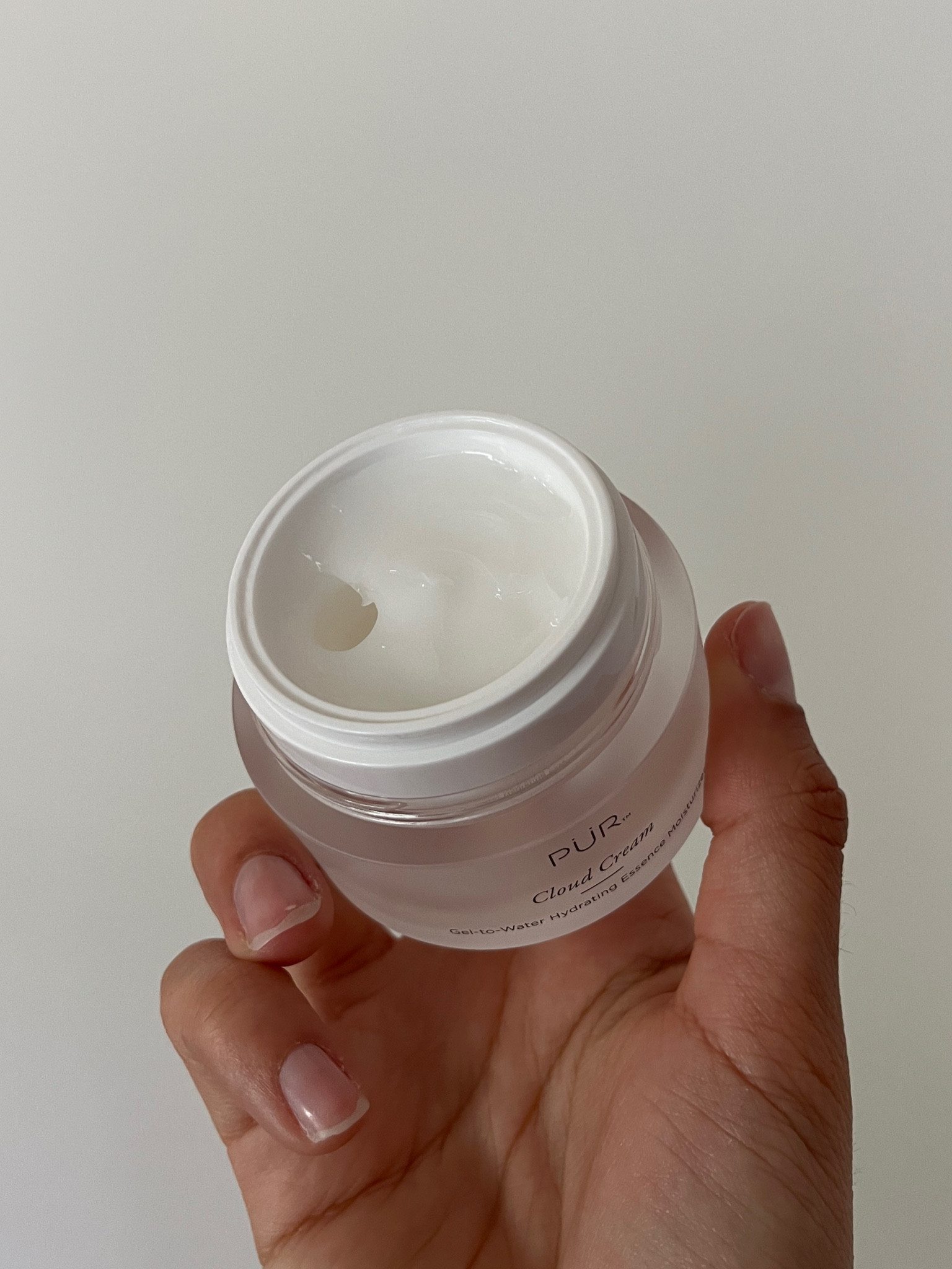 Hydrating moisturizer ☁️✨ 

♡ Gently improve the look of skin tone and texture while helping to diminish the look of fine lines and wrinkles.

♡ Soothes dry skin.

♡ Helps to protect skin from environmental stressors, like high energy visible blue light.

#skincare #facecream #moisturizer #ulta 

#LTKGiftGuide #LTKbeauty #LTKfindsunder50