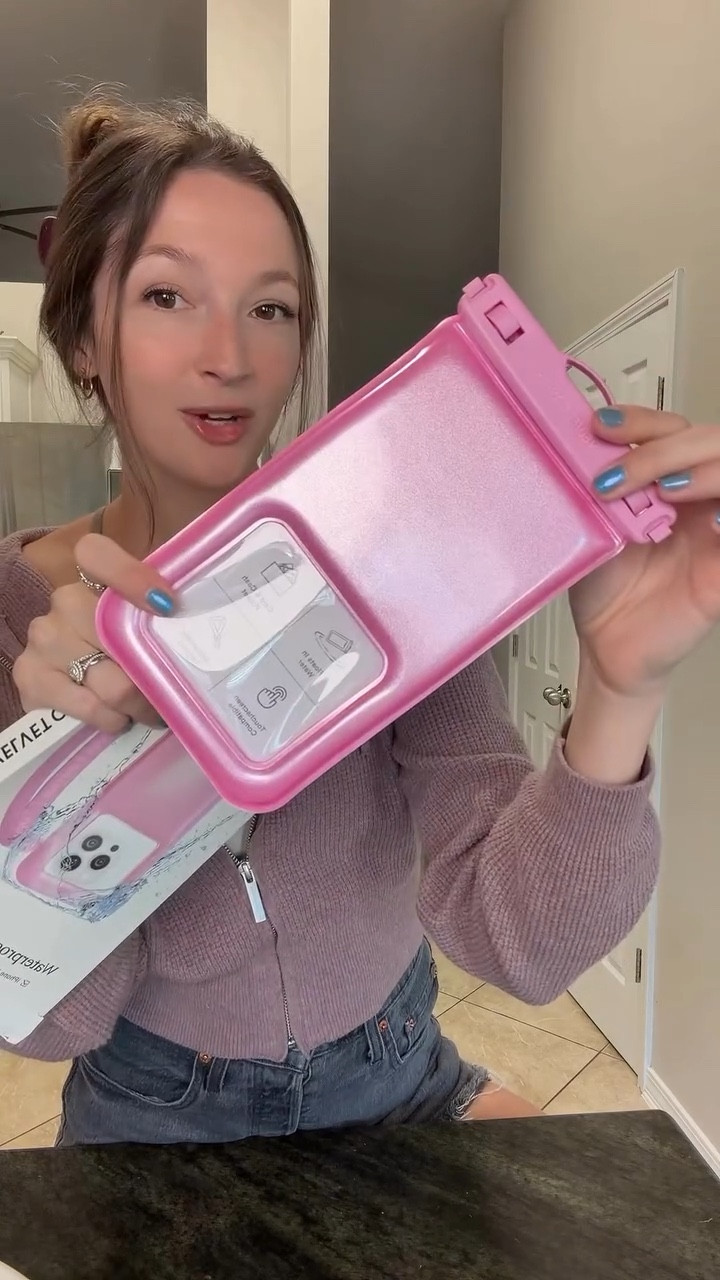 This is gonna be perfect for trips to the beach, waterpark or cruises!! 💦 🌞 
#waterproofphonepouch #velvetcaviar #phoneaccessories #summeressentials #cruiseessentials#LTKFestival

#LTKSeasonal #LTKSwim