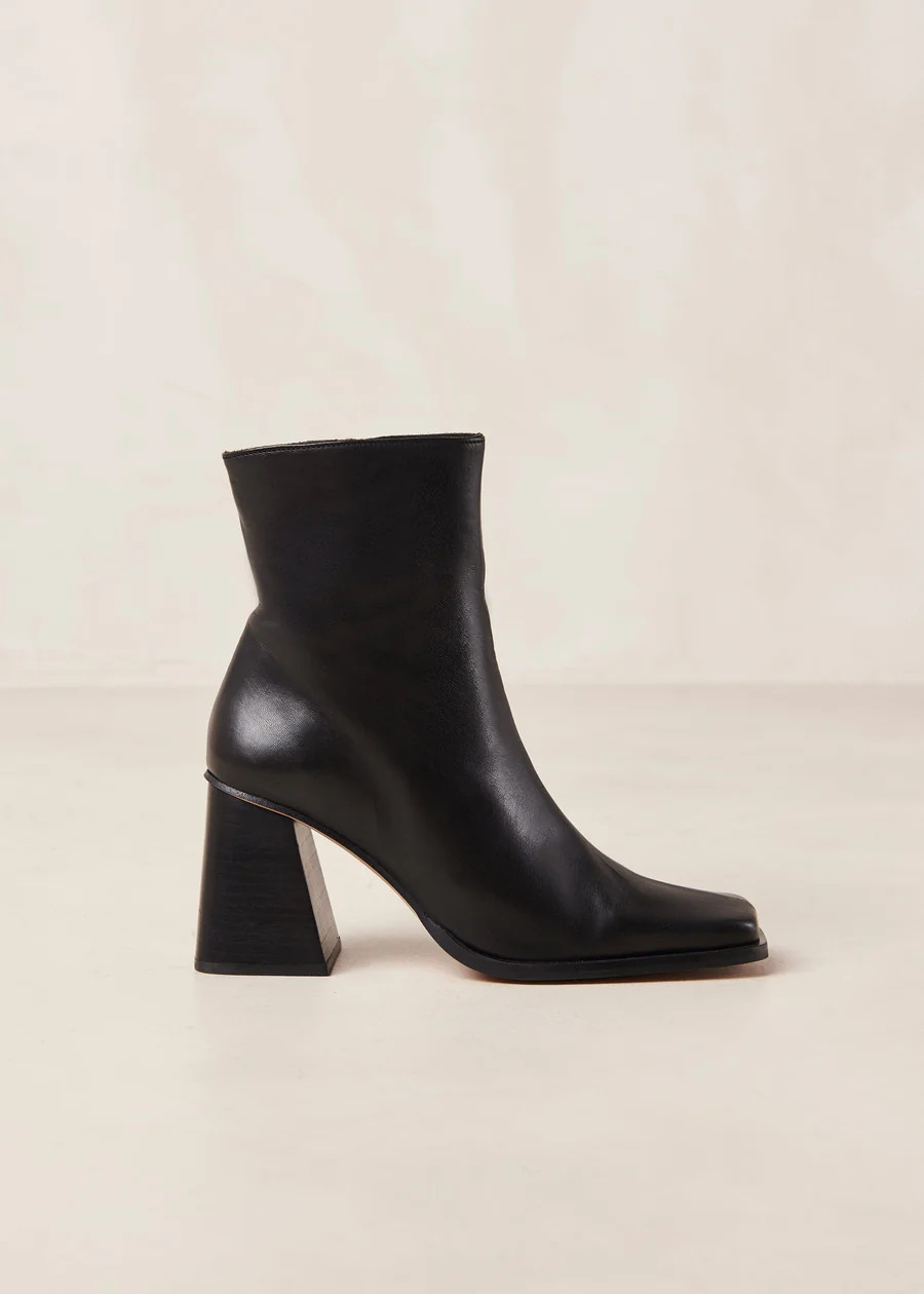 South Black Leather Ankle Boots | ALOHAS | Alohas US