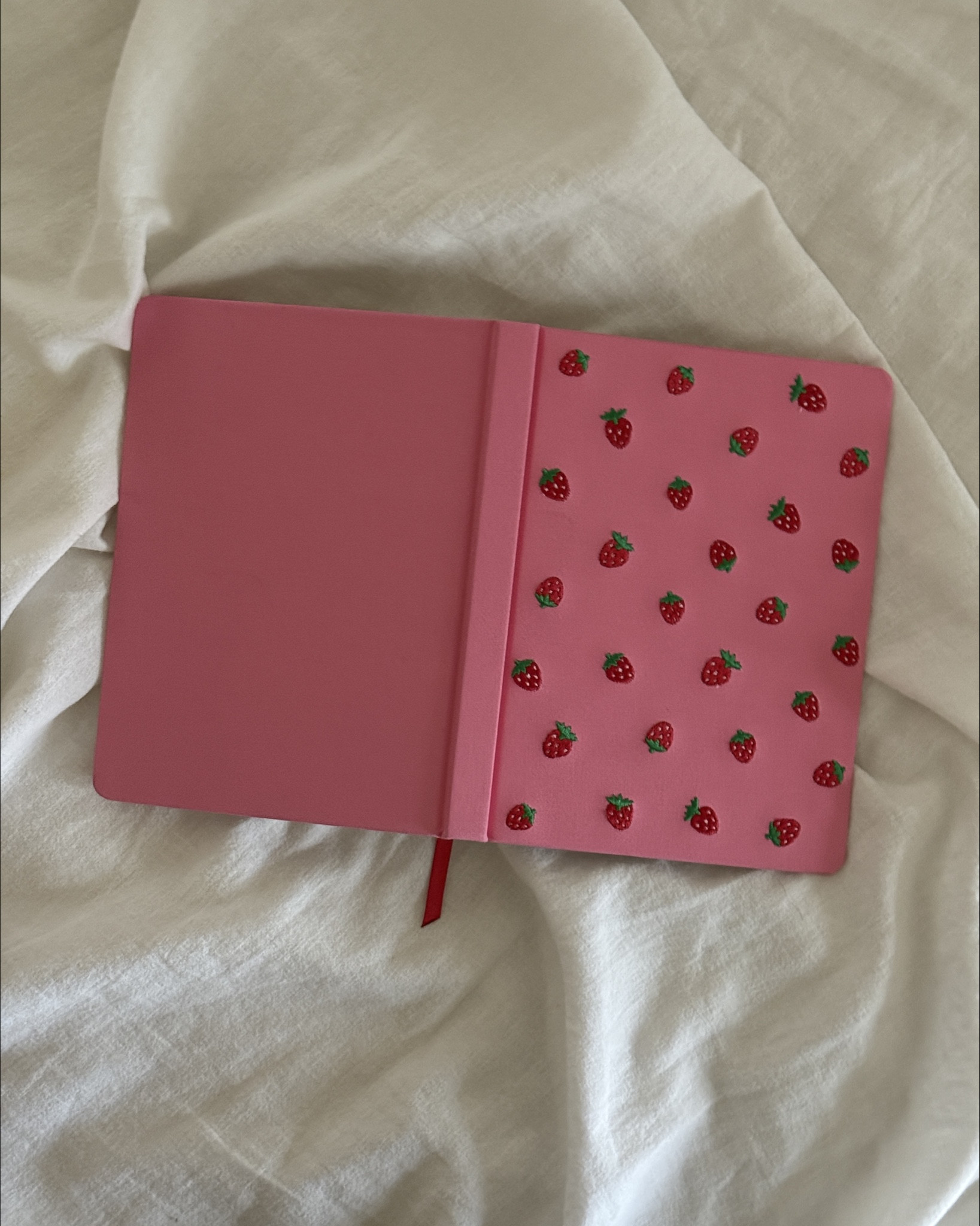 theee most adorable hard cover journal to write love notes to your little one. We initially had the letters to my child journal, but filled it up. I thought this would be a sweet way to write her notes and still add her milestones in so she will have it as an adult.


kids / toddler / valentine / mom things

#LTKmomlife #LTKKids