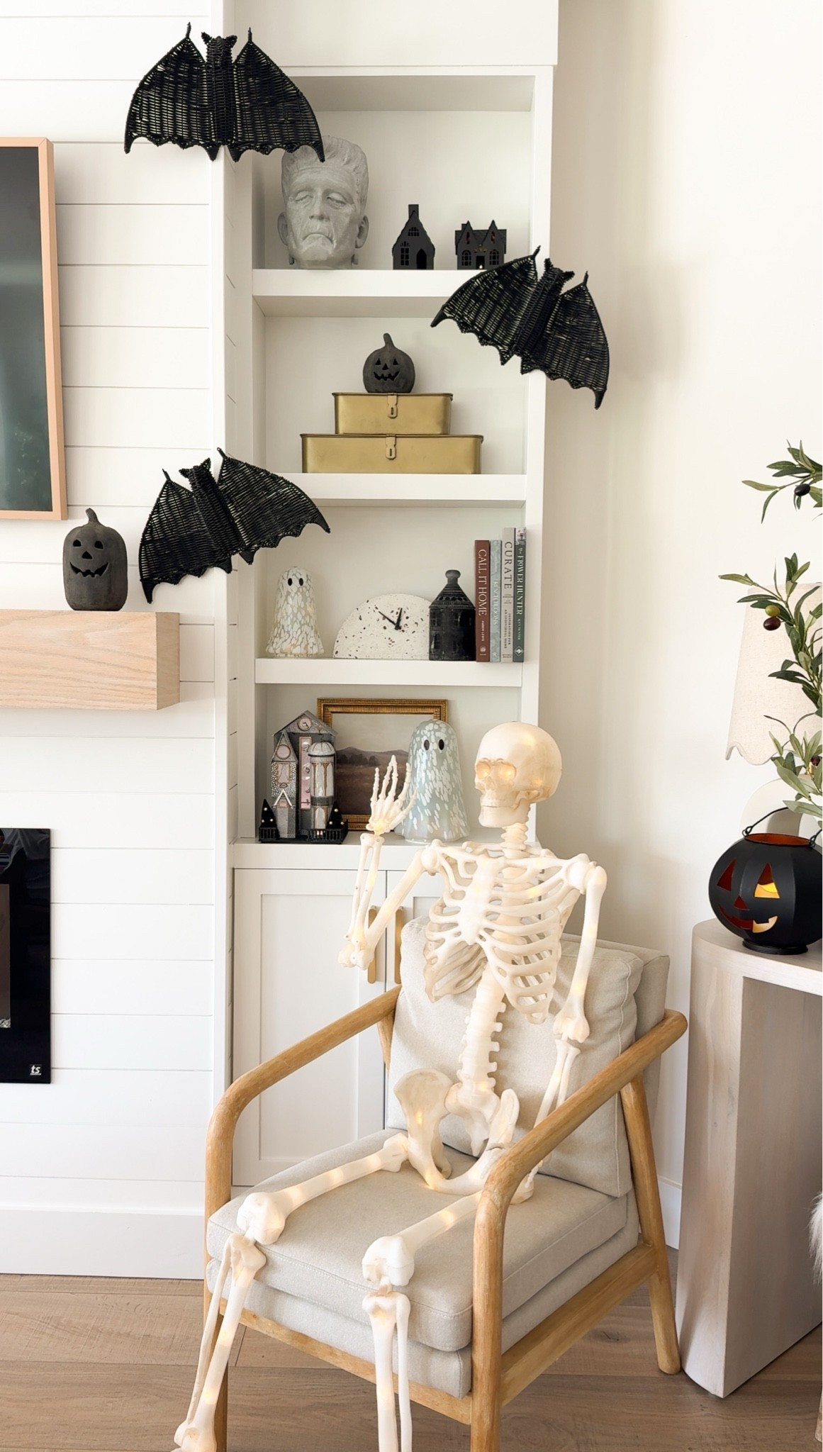 My favorite light up skeleton is back at Walmart!🖤💀

#LTKHome #LTKmomlife #LTKSeasonal