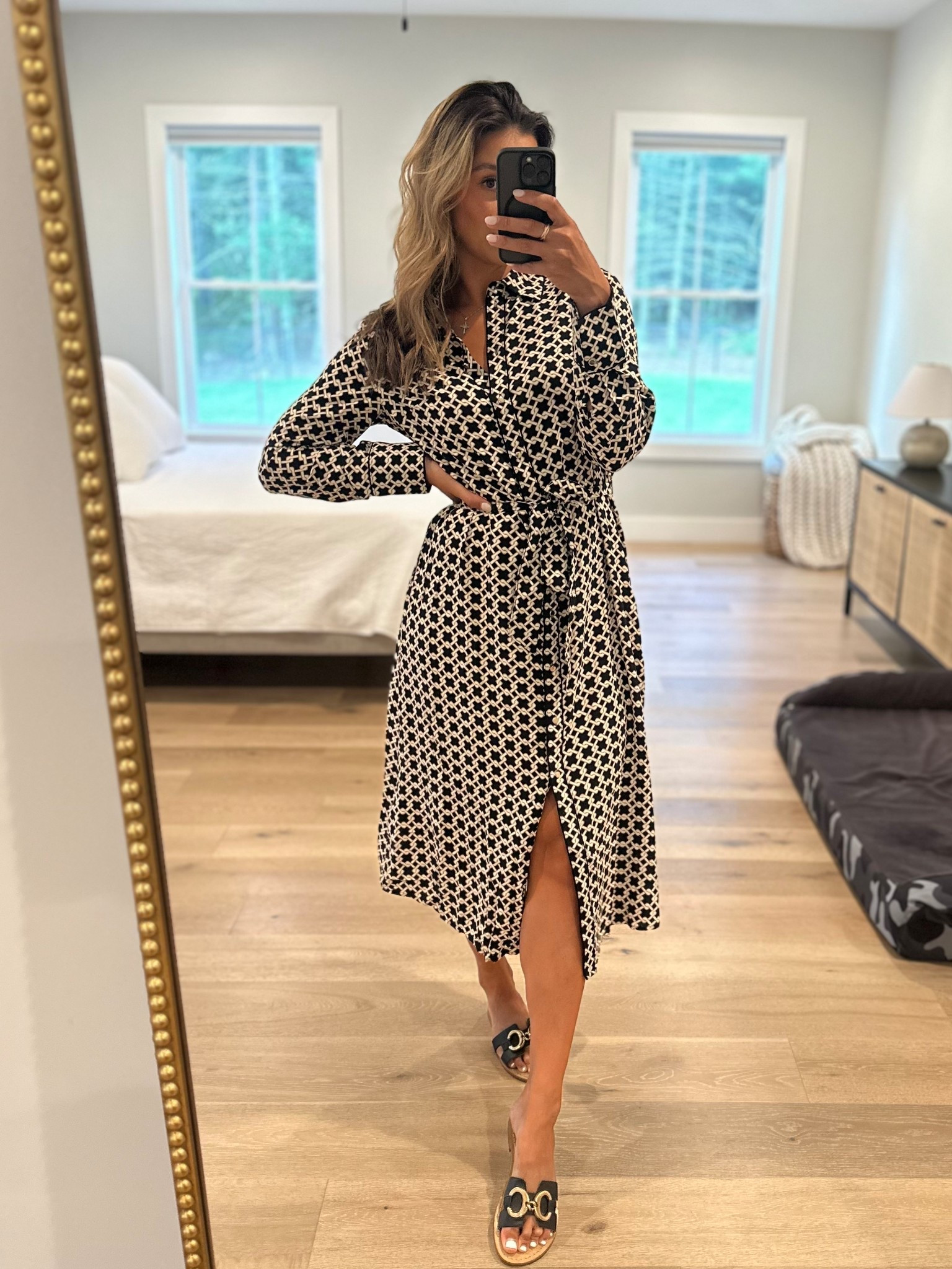 Sumer to fall transition dress 😍

•H&M find, printed midi dress, tie waist, button down, shirt dress 