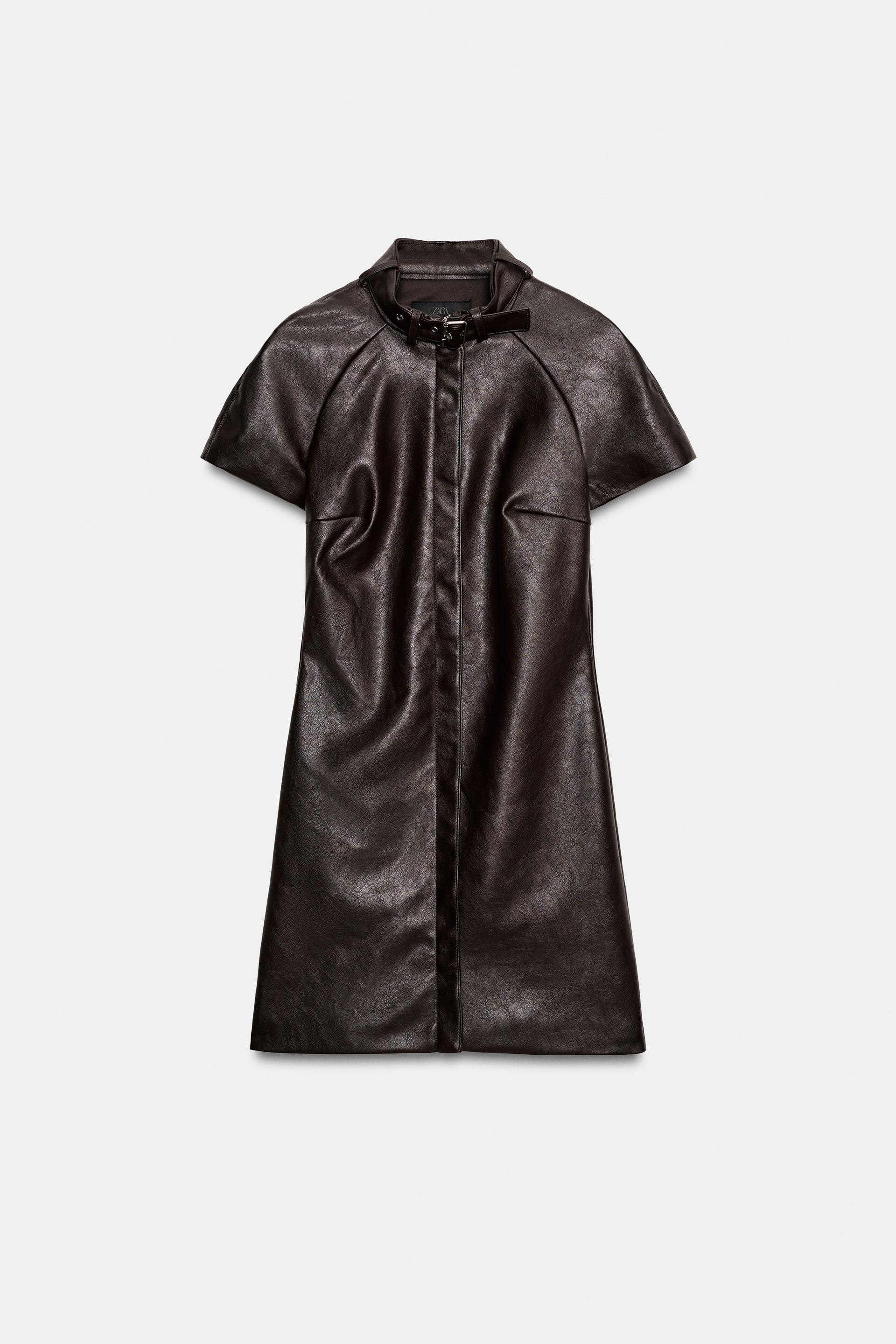 ROBE COURTE BOUCLE MATIÈRE SYNTHÉTIQUE | Zara FR