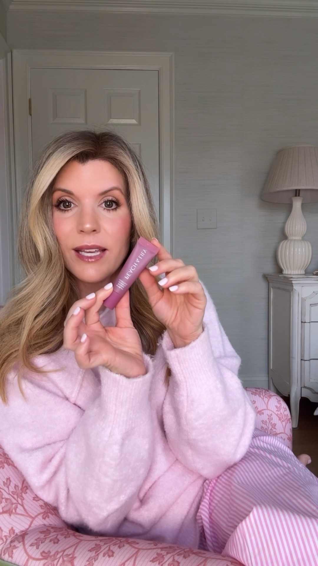 I’m doing Dry Skin January — because my winter skin is thirsty 😅 This ginseng facial oil from @peachandlily (found only at @ultabeauty) gives me that healthy glow without the grease, even on busy mom mornings. Add in the collagen peptide lip balm + a sheet mask and my skin is officially back online.

What I love most? This isn’t just another trendy face oil. It’s rooted in traditional Korean skincare and made with a rare 30% ginseng concentration, blended with camellia and rice bran oils rich in omegas 3, 6 & 9 to support the skin barrier and keep skin soft, nourished, and supple.

I also love the Glass Skin Ginseng Collagen Mask… instant hydration + plump, glowy skin in one mask.

The Collagen Cushion Lip is also a new discovery it’s hydrating, smoothing, glossy without the stickiness.

Comment SHOP and I’ll send you the links ✨ #Ulta #ad #ultabeauty

#Ulta #ad
#ultabeauty
@ultabeauty

#LTKBeauty #LTKOver40 #LTKselfcare