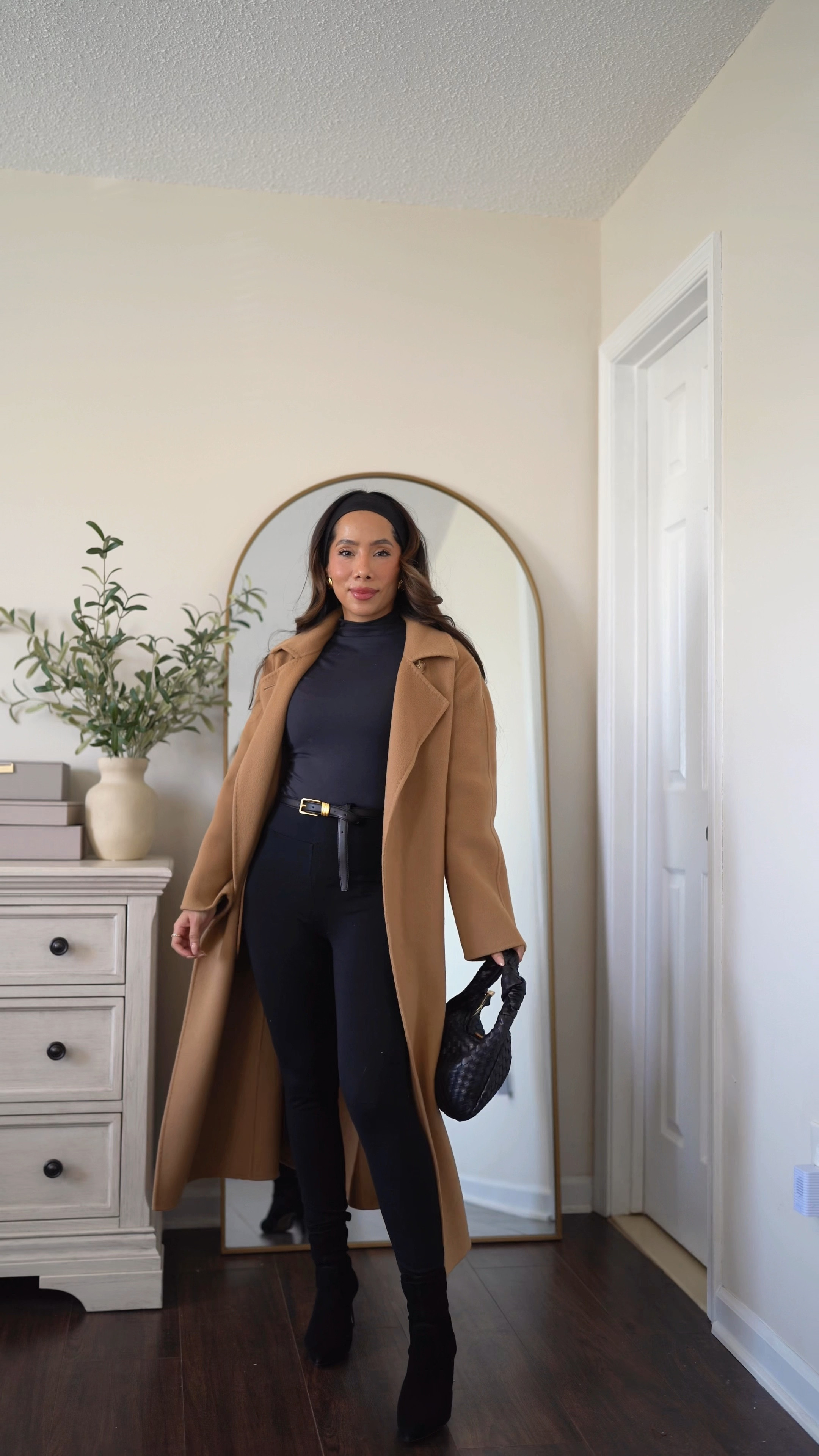 Winter chic leggings outfit inspo 

#LTKStyleTip #LTKWatchNow #LTKFindsUnder50