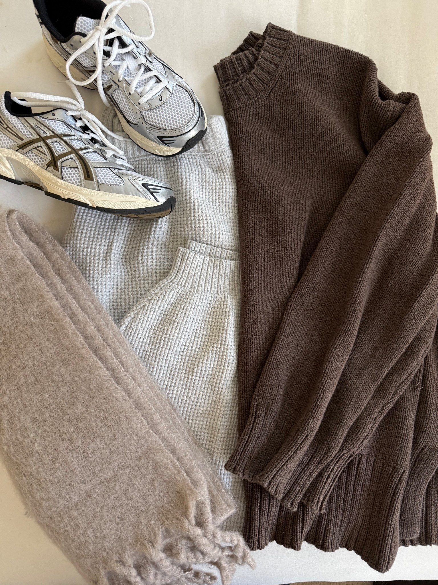 Monochromatic lounging outfit 🤎

#LTKootd