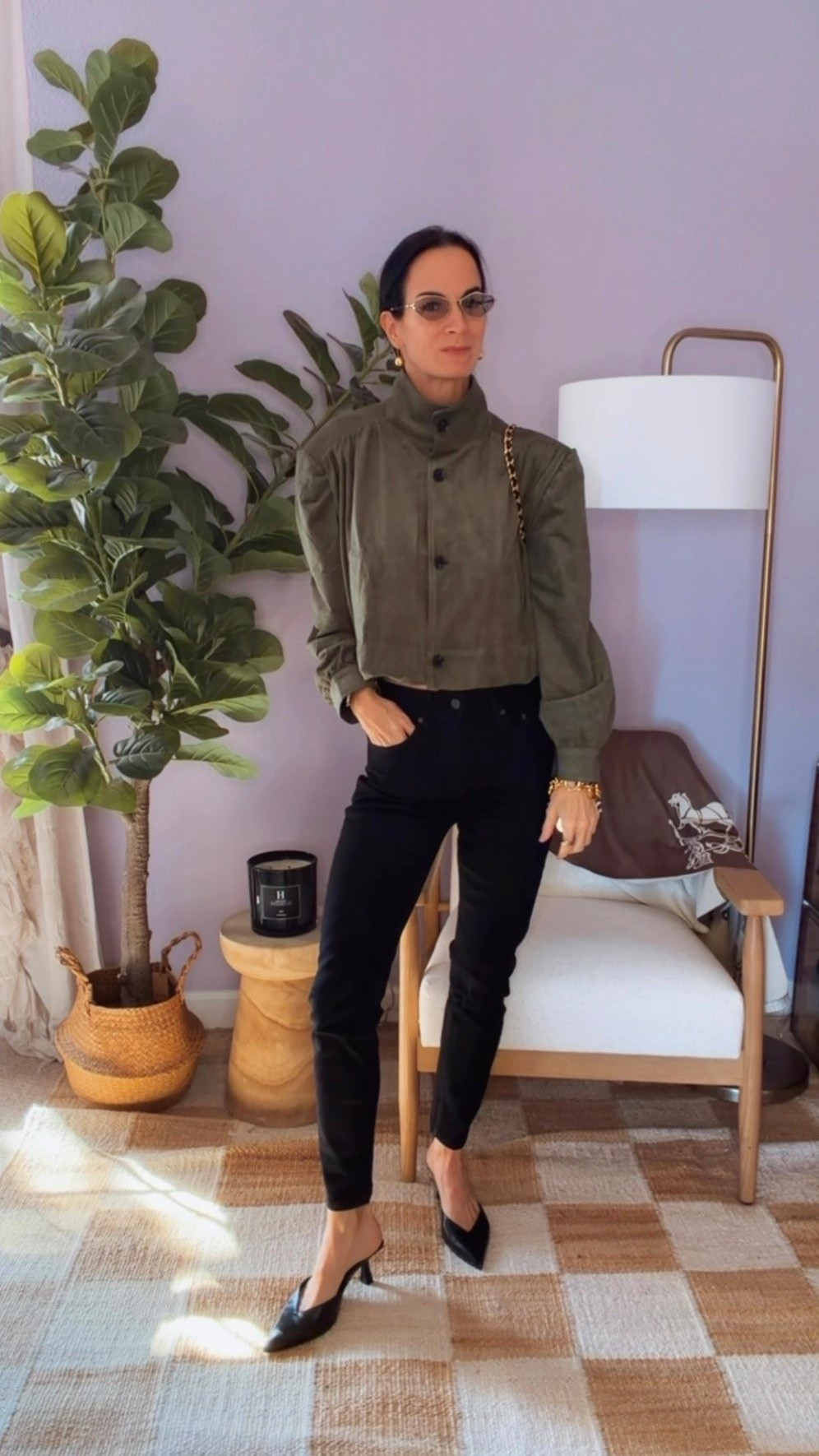 Effortless structure. Quiet confidence.

This cropped jacket + sleek black denim combo is proof that less really is more.

Strong shoulders, clean lines, and that rich olive tone that somehow works year-round.

Easy enough for day, elevated enough for night—this is how I like my staples to show up.


#NicoleColeeStyle #ModernClassic #EverydayChic #PolishedCasual #WardrobeStaples 




#LTKdayinmylife #LTKgrwm #LTKSeasonal
