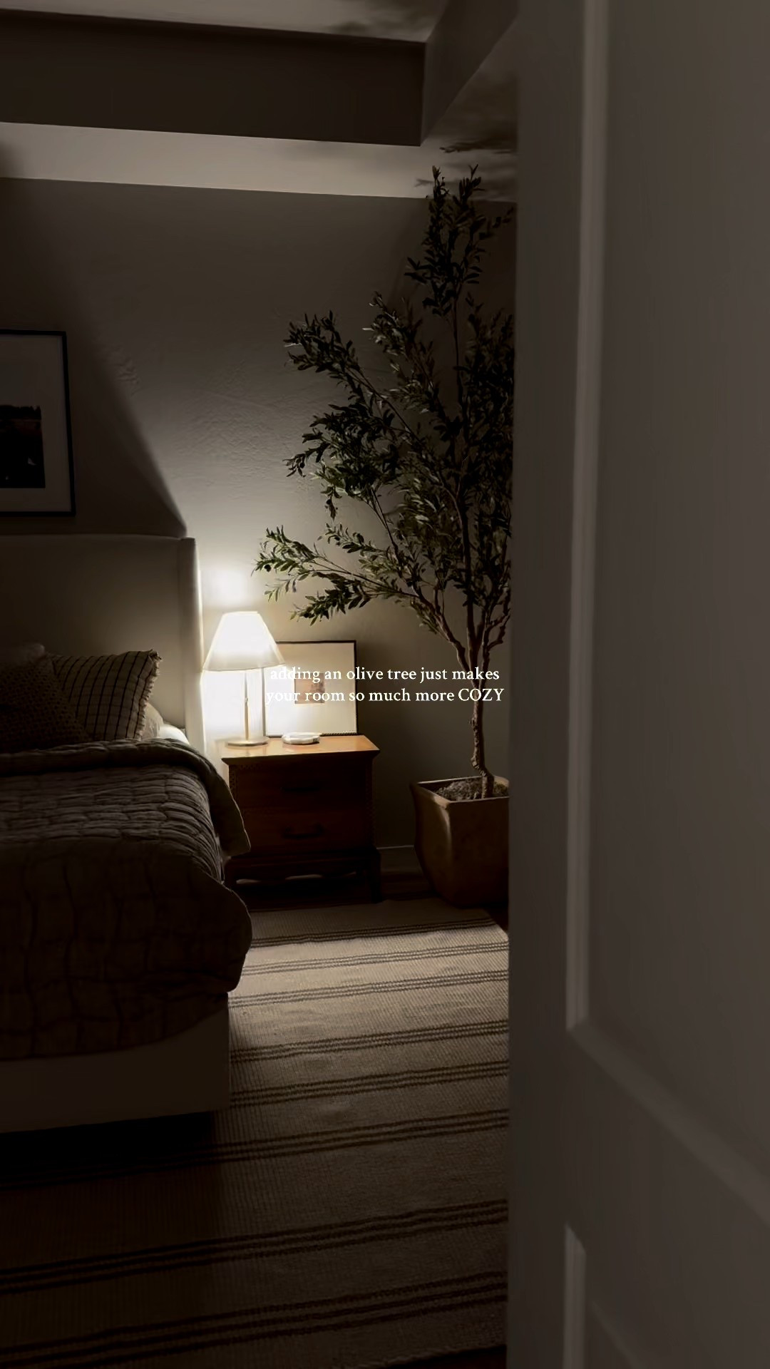 Loving this 9ft tree from Amazon! So realistic looking and it makes our space so much more cozy!

Rug is a size 9”6 x 13’6” fits perfectly under our kind size bed and two nightstands! 