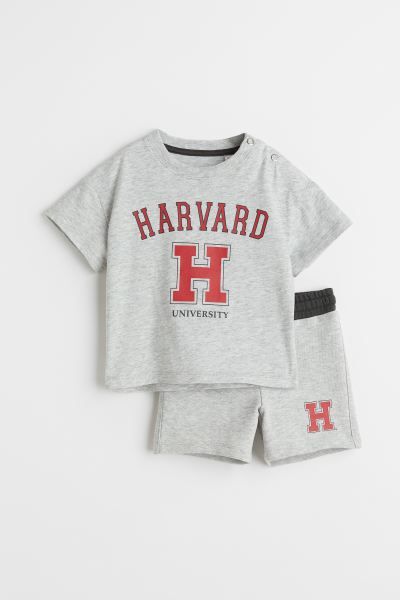 Set with a T-shirt and sweatshorts in soft cotton fabric. T-shirt in jersey with ribbing at neck ... | H&M (US + CA)