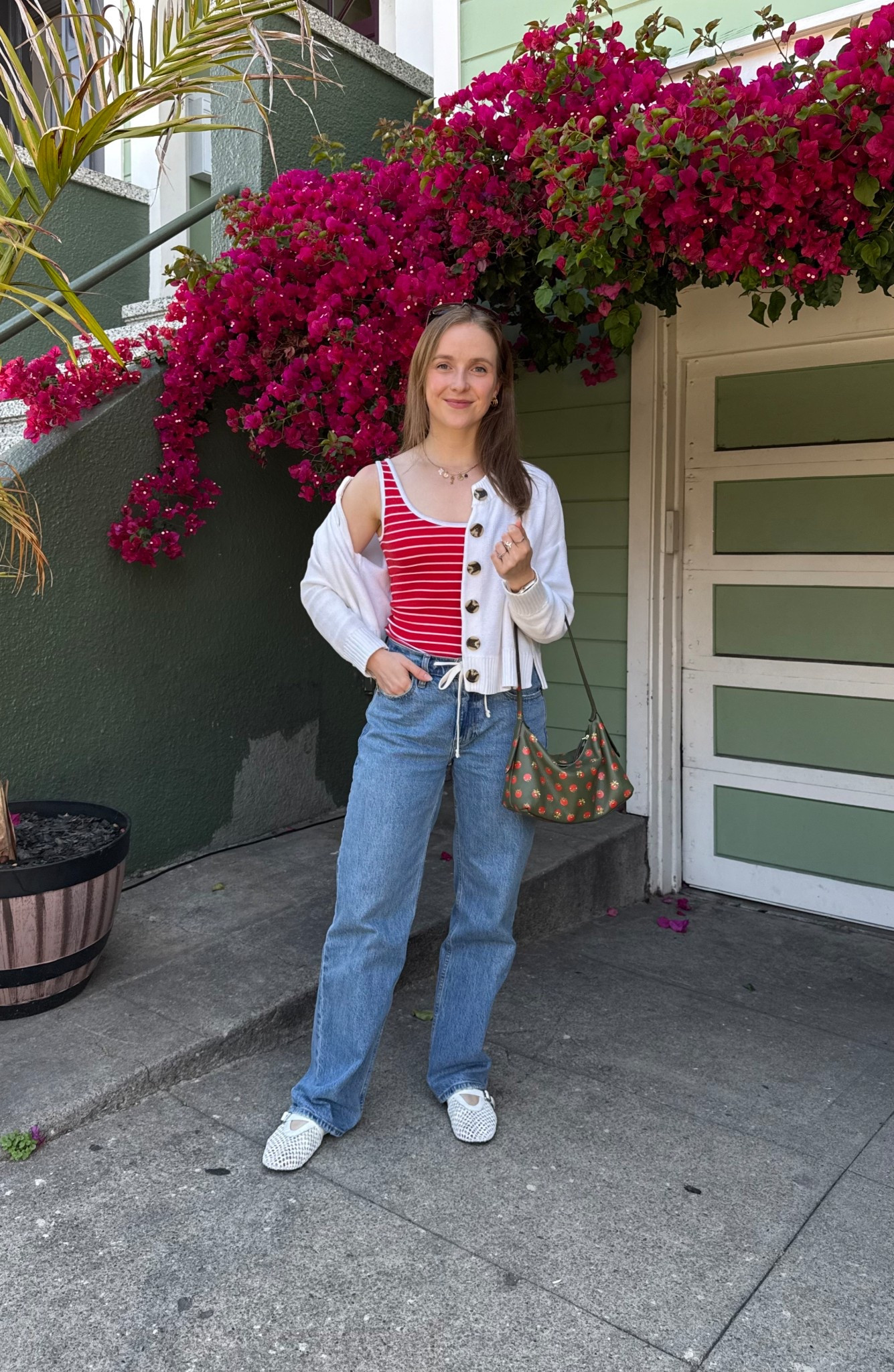 California ootd with my fave summer basics 
$12 stripe tee xs
100% cotton cardigan xs
Tie waist jeans size down 1 wearing 24 short 
Woven mesh flats tts 



#LTKFindsUnder50 #LTKSaleAlert #LTKSummerEdit