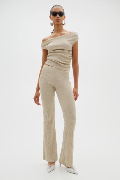 Textured Flared Leggings - Regular waist - Long - Dark khaki green - Ladies | H&M US | H&M (US + CA)