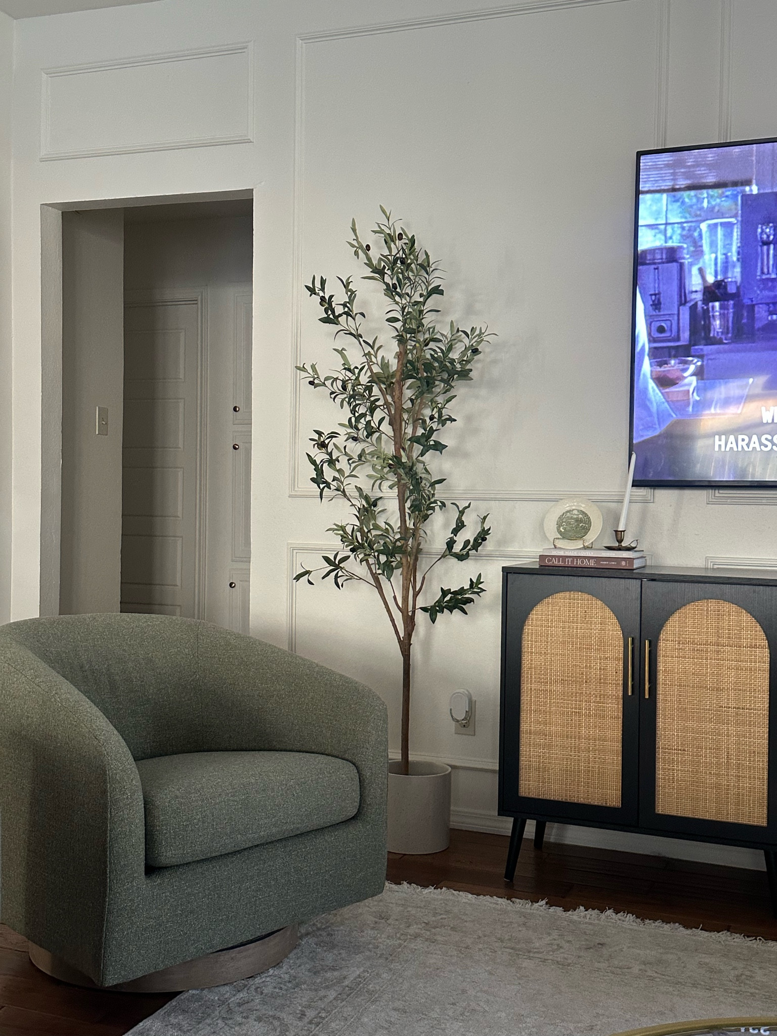 Green cozy mid century modern living room decor 

#LTKHome #LTKSeasonal