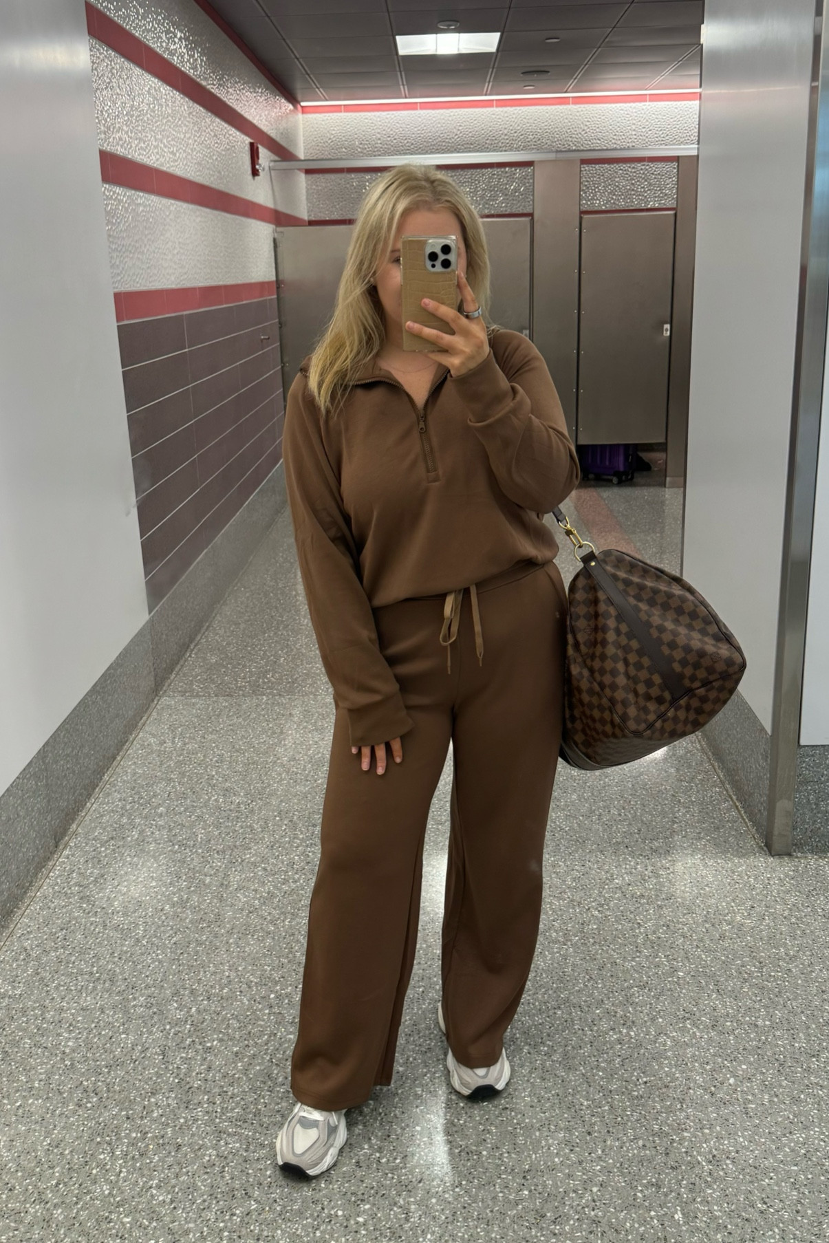 Travel day outfit | OOTD | 🐻🤎🧦🍂

#LTKFallSale #LTKTravel #LTKStyleTip
