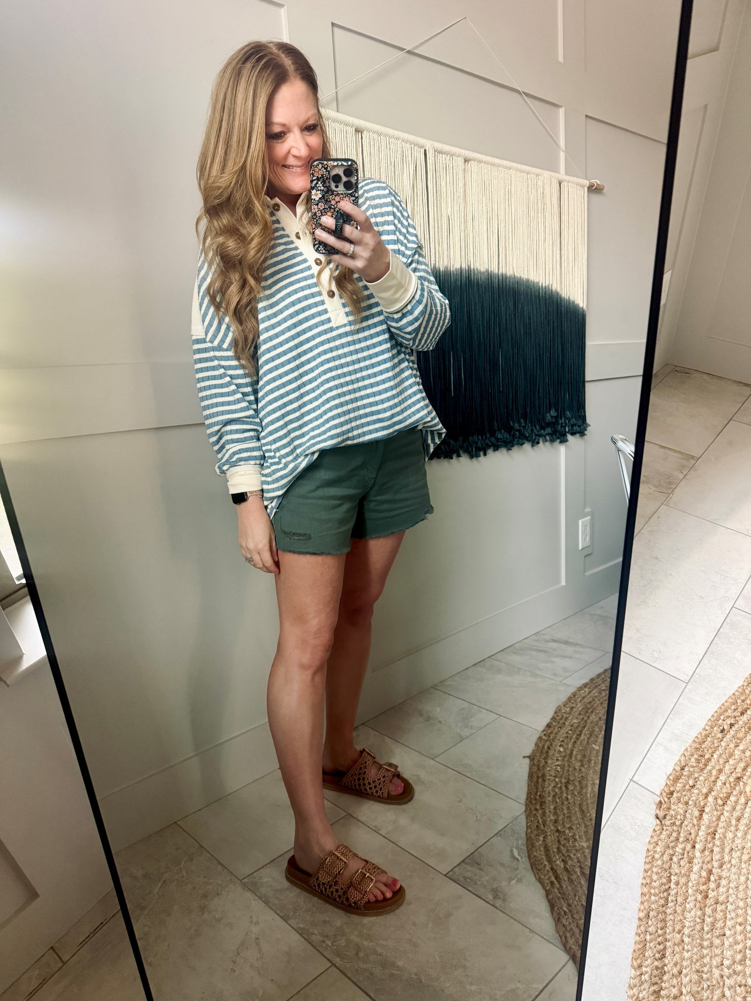I love a lightweight long sleeve top with shorts!

Top: pink Lily, wearing normal M - it's is oversized & a nice length

Shorts: aerie - wearing normal M (on sale right now)

#LTKxAerie #LTKOver40