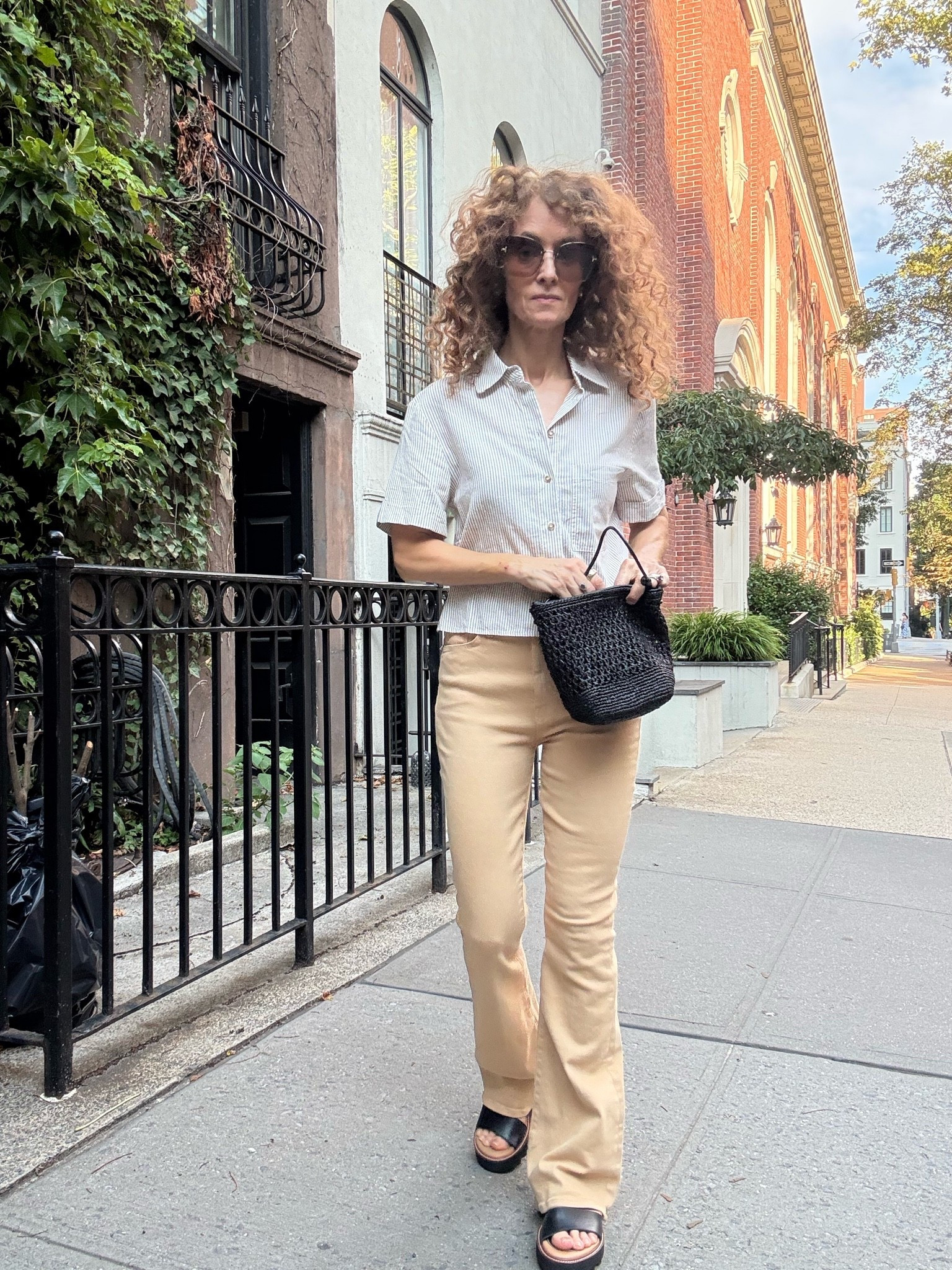 Sand color jeans from Mother
The perfect neutral 
Sale alert  :)

#europeaninnewyork

#LTKSeasonal #LTKSaleAlert