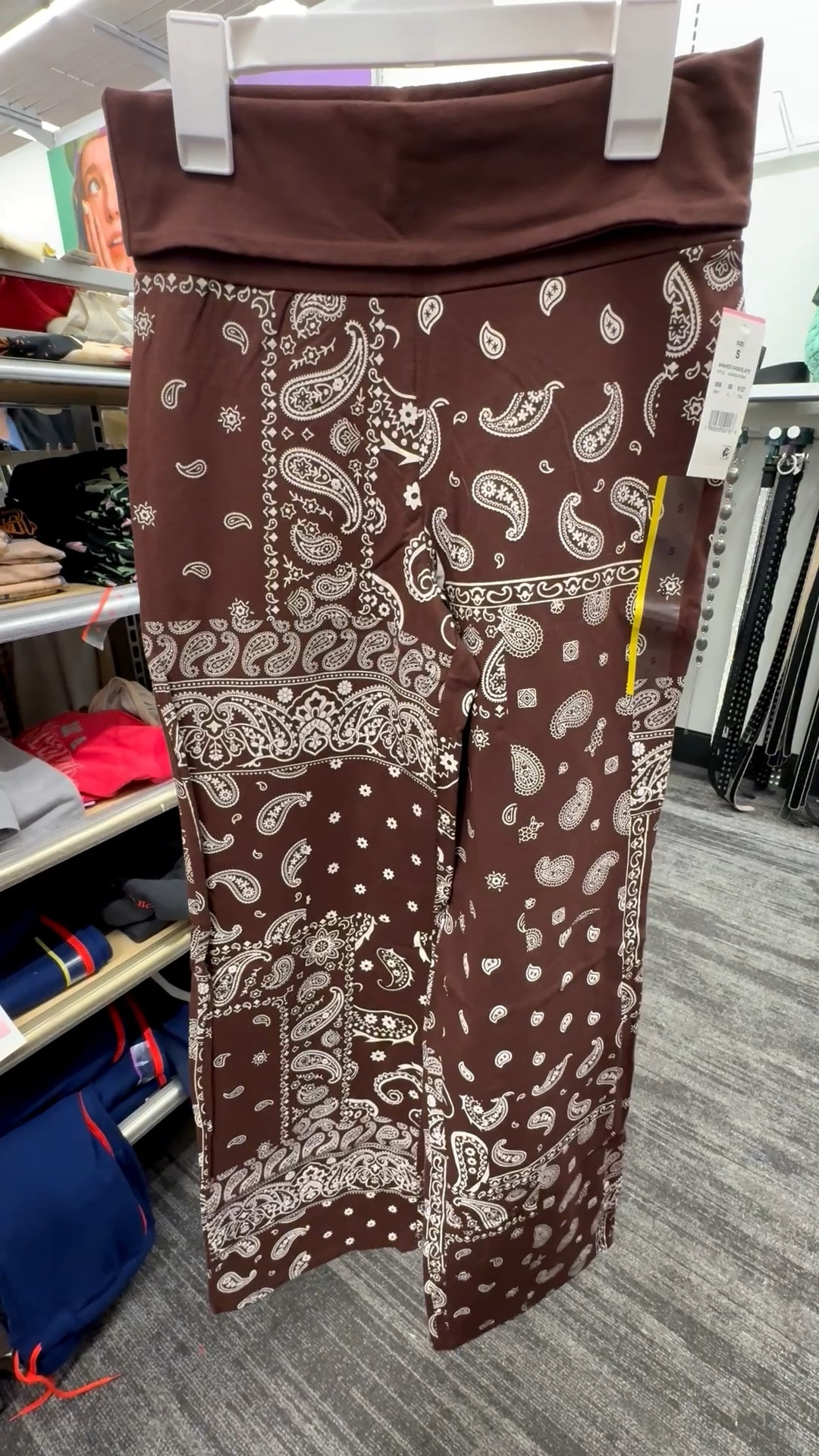 Target Bandana Print Yoga Pants | Printed Pants | Spring Style

#LTKSeasonal #LTKootd