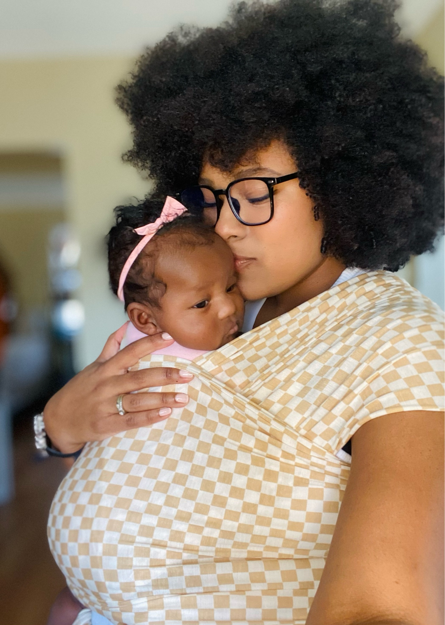 Hands-free, way to be! I love baby wearing- it’s the only way I get stuff done when Milan’s swing doesn’t settle her. #babywearing #newborn #sahm #postpartum

#LTKbaby