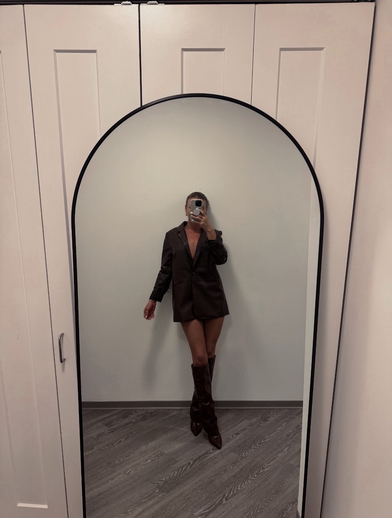 An oversized blazer as dress >>>> added the perfect pair of boots too 🙌🏼

Vici, Vici outfit, blazer, leather blazer, oversized blazer, boots, knee high boots, heeled boots

#LTKootd #LTKPetite #LTKFindsUnder50