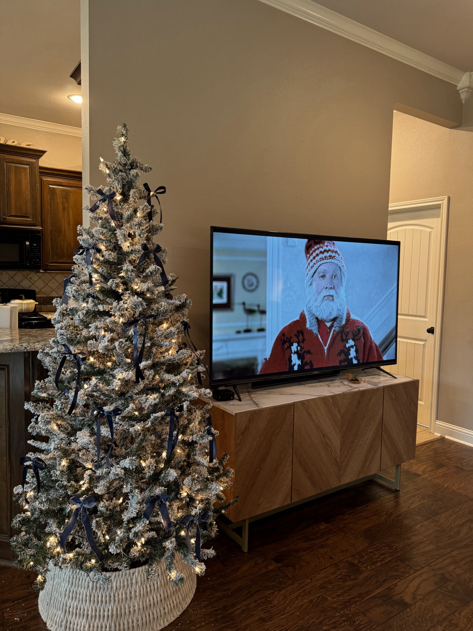 my Christmas tree 🎅🏼💌

#LTKSeasonal #LTKGiftGuide #LTKFindsUnder100