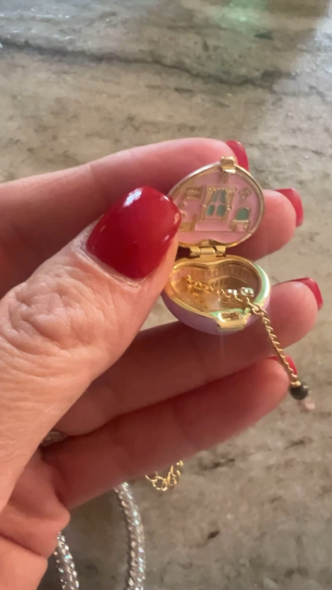 Polly Pocket Necklace!!