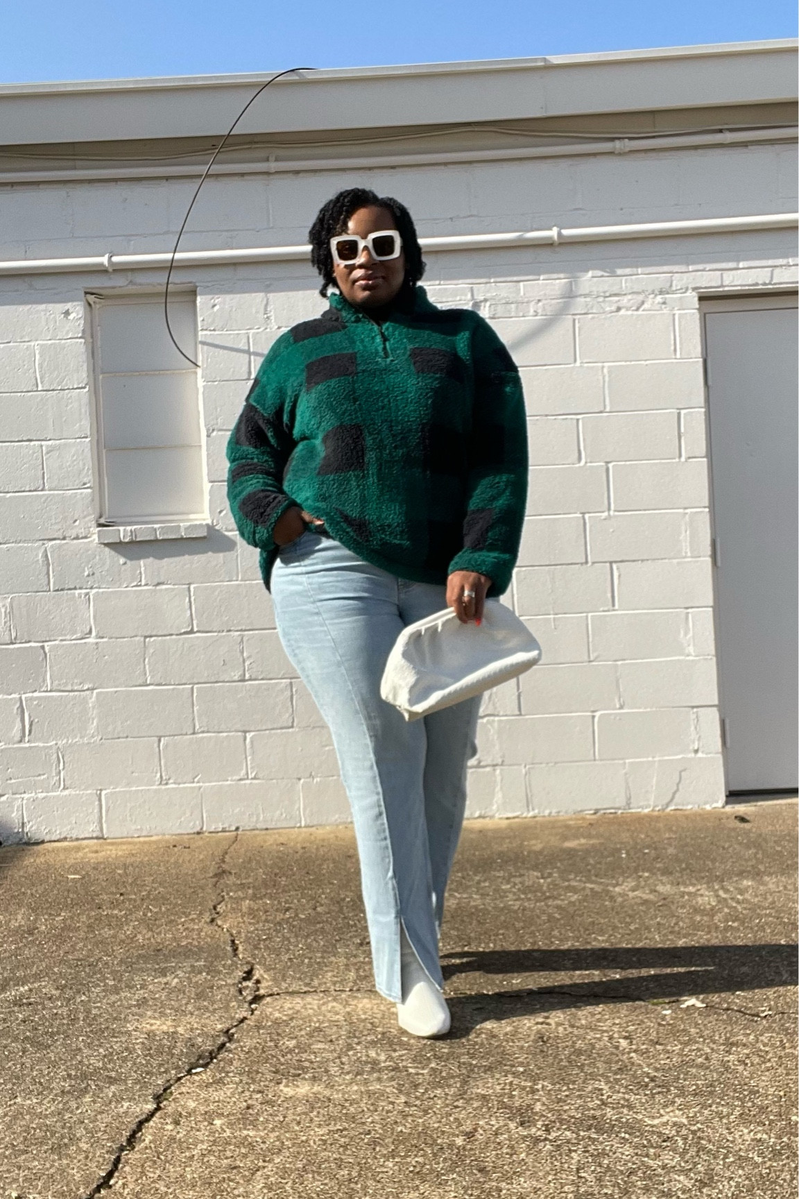 #jeans #boots #sherpa #pullover #cozy

I’ve been loving wearing this cozy pullover lately and the Buffalo Check pattern makes it’s so easy to style. Here I decided to dress it up with my favorite split hem jeans from #abercrombie and my white “Santa Boots” (lol) from #ashleystewart 

#LTKSeasonal #LTKFind #LTKcurves