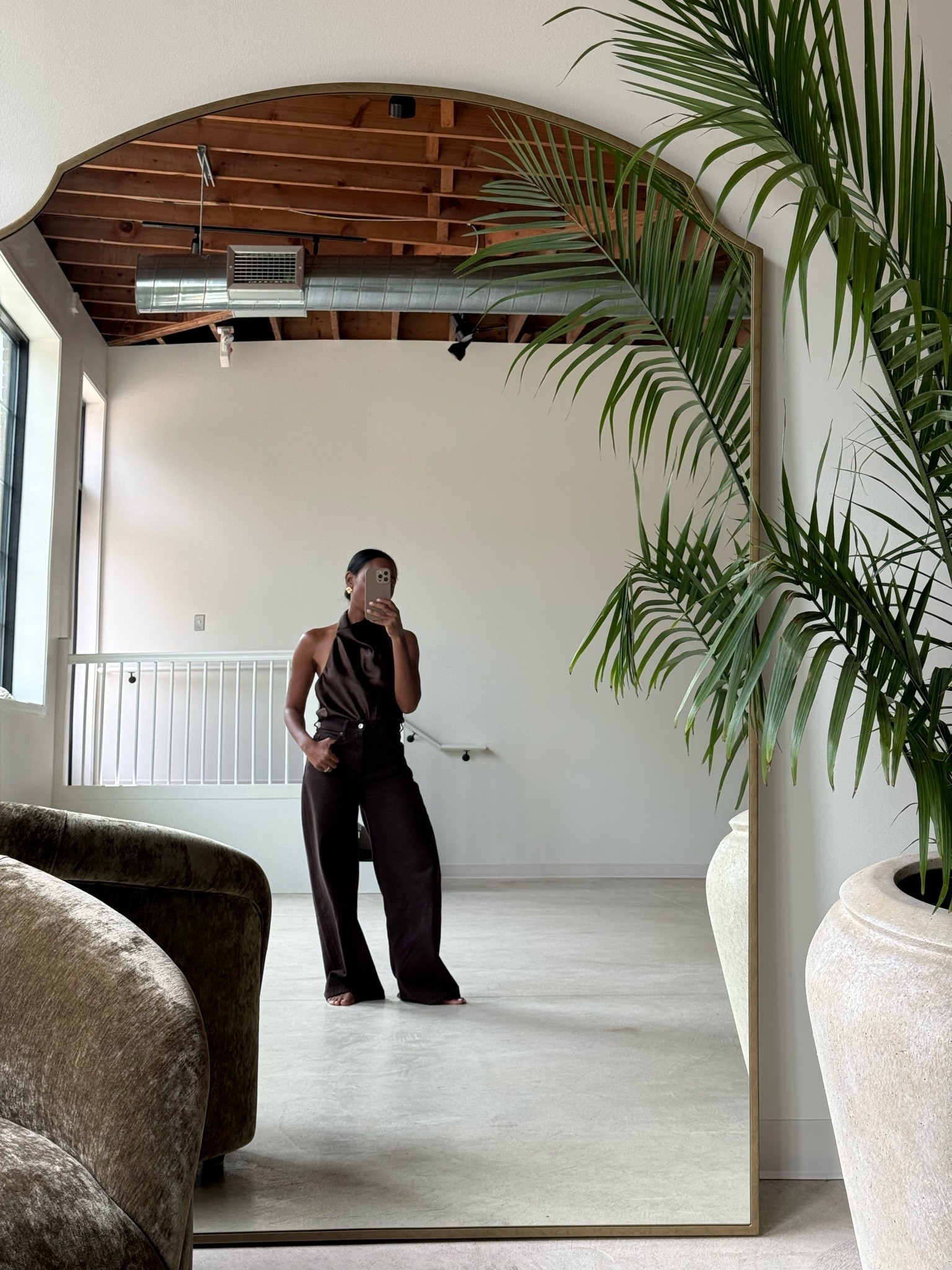 @Zara Brown halter top and high rise brown wide leg jeans @abercrombie

#LTKootd #LTKPetite