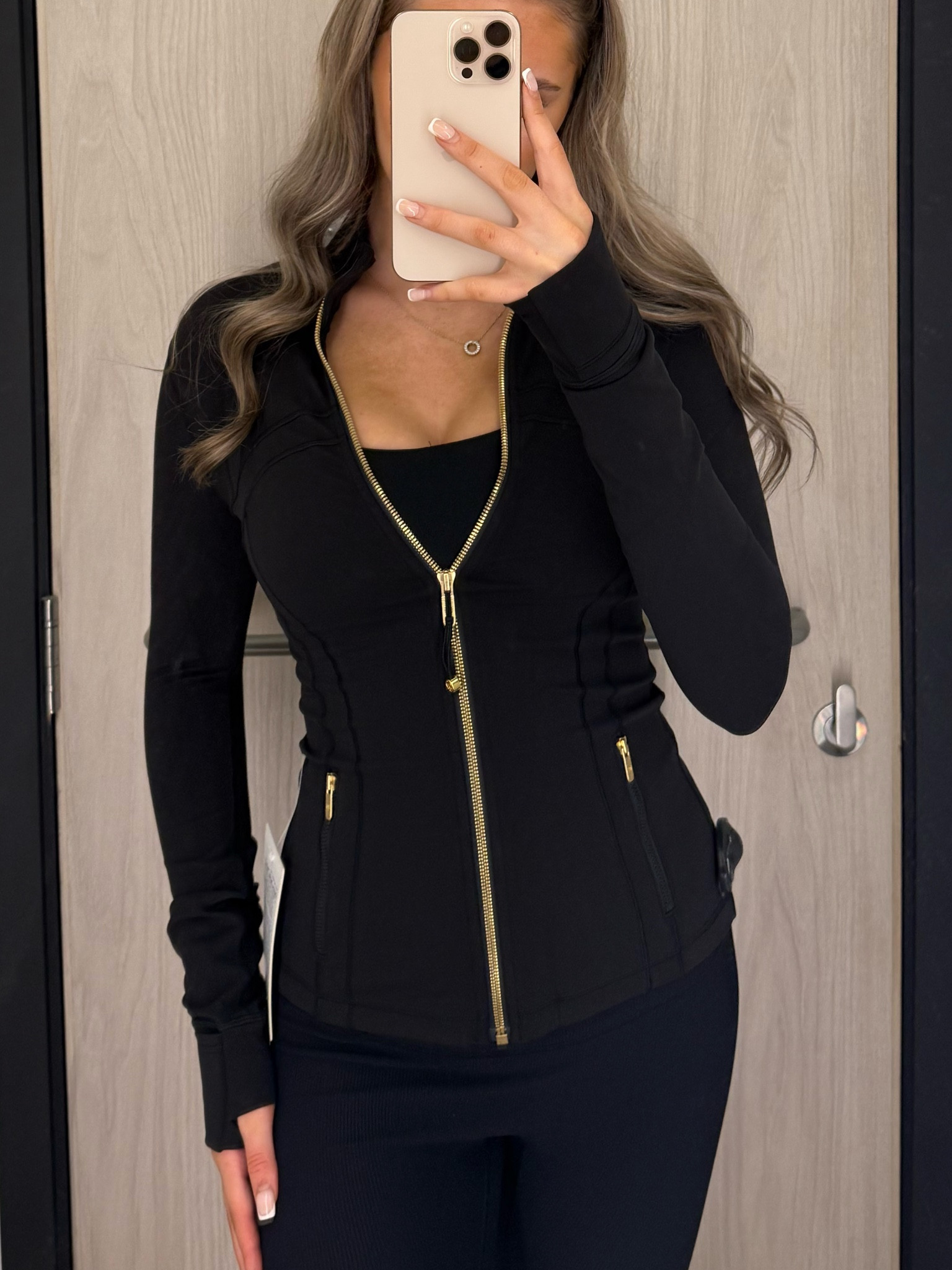 Lululemon difine jacket with gold detailing

#LTKgrwm #LTKfitness #LTKuk