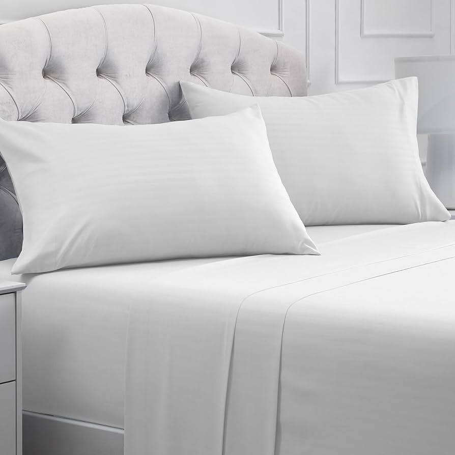 Mellanni Queen Sheet Set - 4 PC Iconic Collection Bedding Sheets & Pillowcases - Extra Soft, Cool... | Amazon (US)