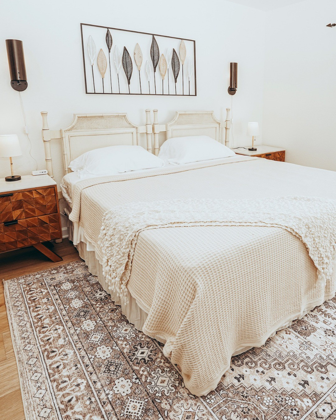 Transform Your Bedroom into a Haven of Comfort with Our Bedding Essentials Collection. 🛌✨ Elevate your sleep experience with this selection of soft sheets, cozy blankets, and plush pillows. Create the perfect sanctuary for relaxation. #BeddingEssentials #SleepInSt

#LTKhome