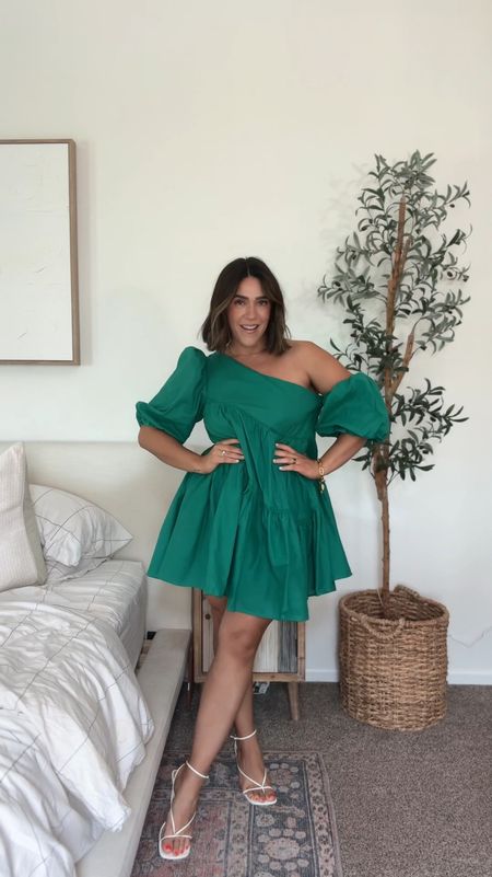 Most flattering and comfortable little a line mini dress. Perfect for an apple or square shape body! My size: US 10 (could even do 8) I’m 5’4 and it’s just above my knees! 

Vacation dress, midsize dress, size 10, mom style, Aline dress, summer dress, wedding guest dress. 



#LTKMidsize #LTKWedding #LTKTravel