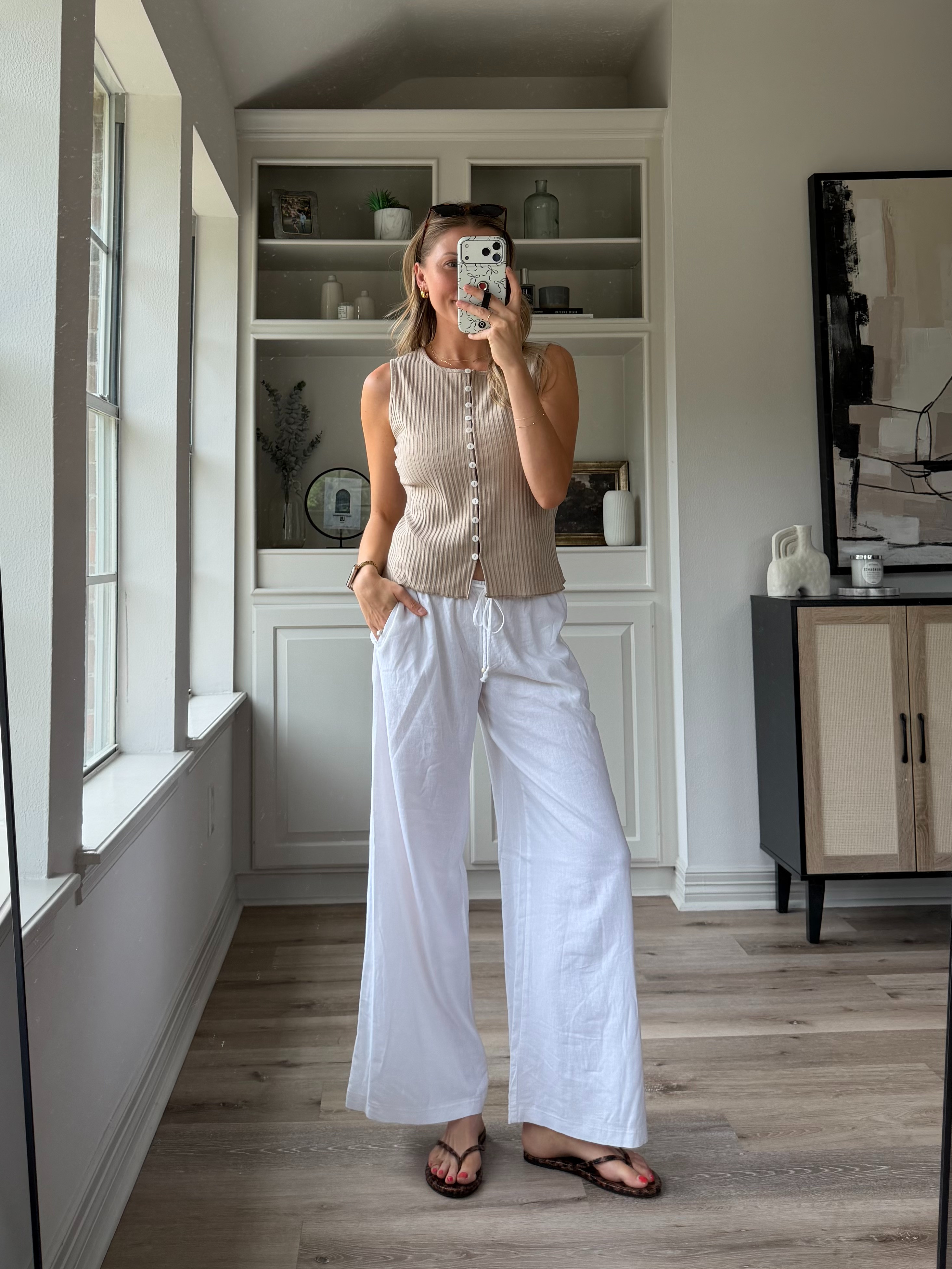 Love this button up top - super nursing friendly! Wearing XS in both  

 

#LTKootd