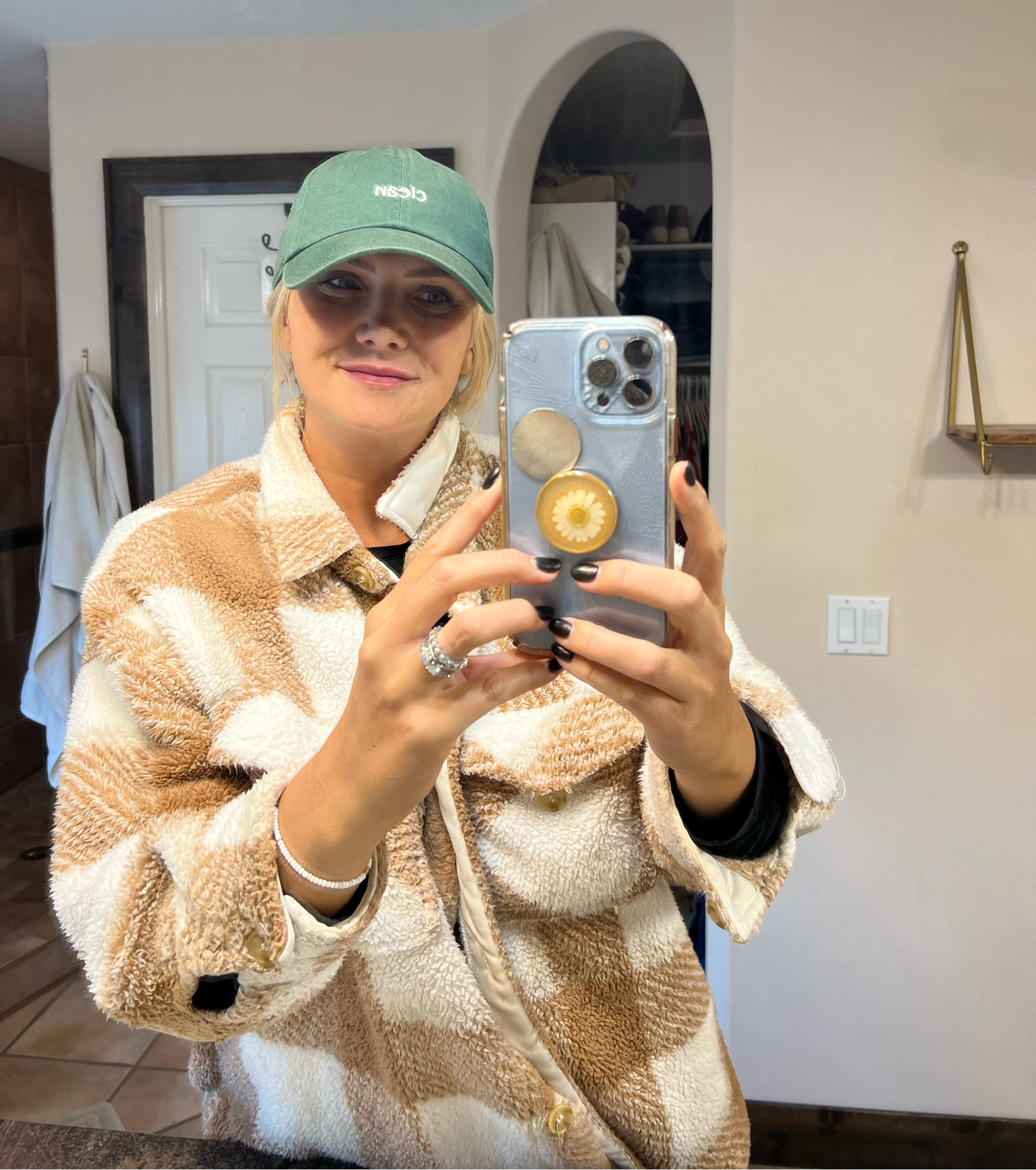 Sherpa fleece jackets similar to this one…

#LTKmidsize