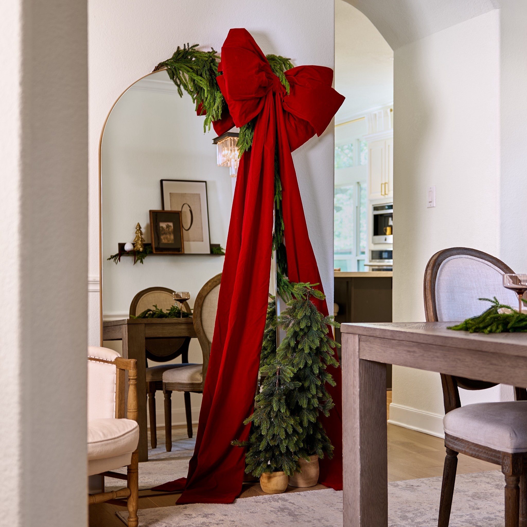 Counting down til Christmas ❤️

Bow
Garland
Mirror

#LTKHoliday #LTKSeasonal #LTKHome