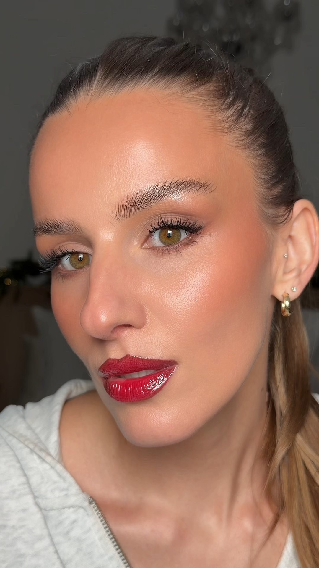 the products:
@Ciele Cosmetics skin tint shade 4N 
@Natasha Denona hy-sculpt liquid bronzer shade bonfire 
@Diorbeauty glow maximizers shades flame and nude
@Tower 28 Beauty concealer shade 4 DTLA
@Huda Beauty loose setting powder shade pound cake
@beaubble @Rudi Berry 🍓 freckle pen 
@Makeup By Mario soft sculpt blurring bronzer shade medium
@Saie supersuede powder blush shade Mia
Natasha Denona dramatic eyeshadow palette shades R1, N1, & N3
@maccosmetics paint pot shade bare study
@loréal paris usa infallible eyeliner shade brown 
@Haus Labs mascara
@Morphe Cosmetics signature lip liner shade trendsetter
@MERIT Beauty signature lipstick shade power
MAC cosmetics lipglass lip gloss clear 
@ONE SIZE BEAUTY powder melt setting spray 

#redlips #redlipstick 

#LTKHoliday #LTKBeauty