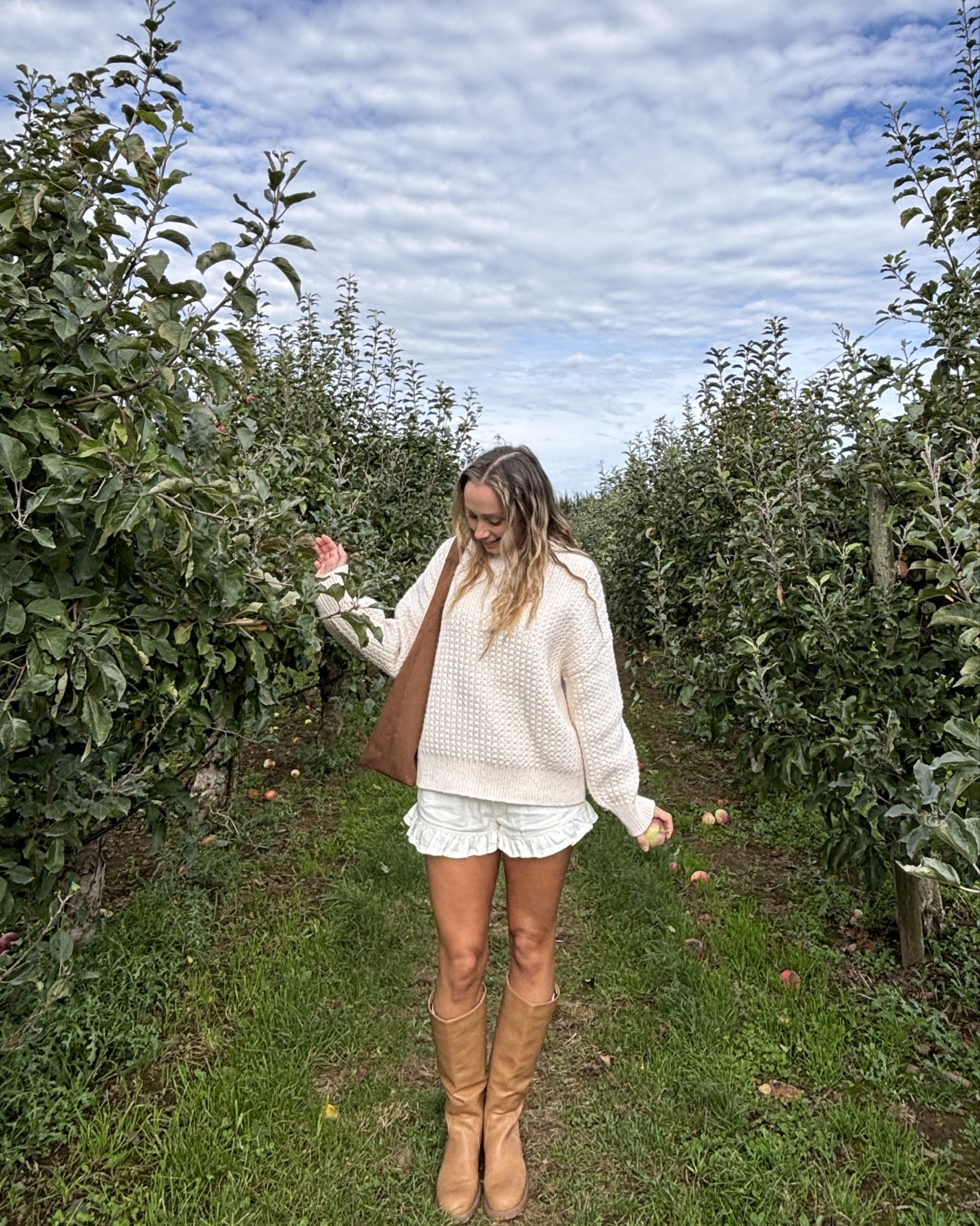 Cozy fall fit for apple picking! Look at me being a fall girlie! Linked what I could find and some similar items 

#LTKstyletip #LTKfall
