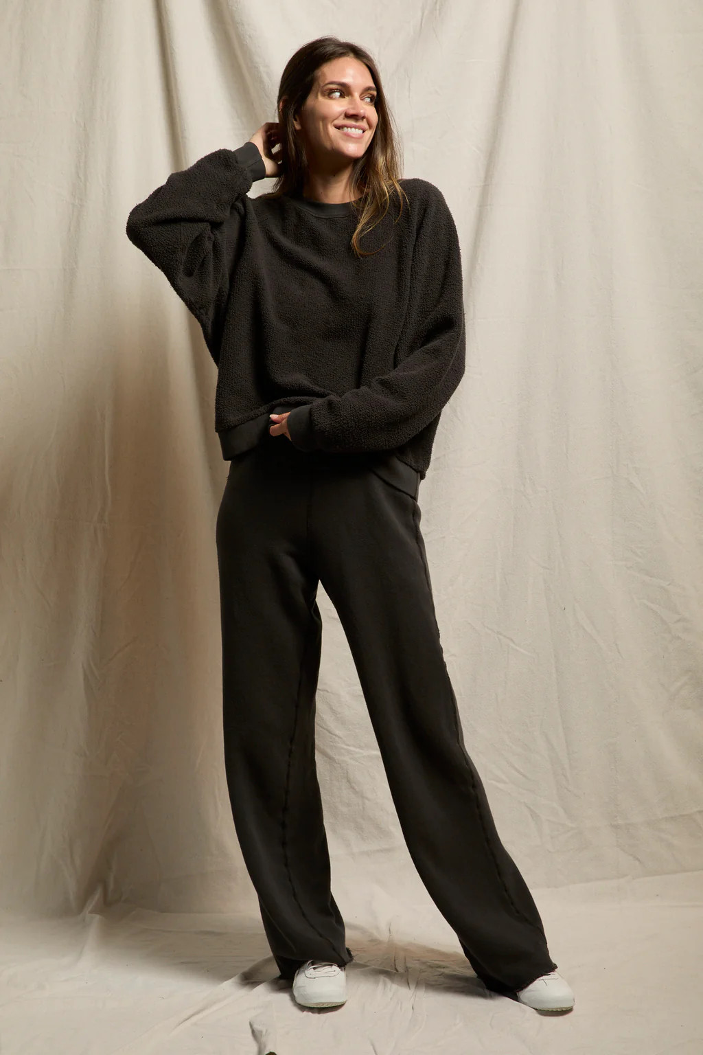 Oversized Ziggy Vintage Black // Perfect White Tee | Ama La Vita