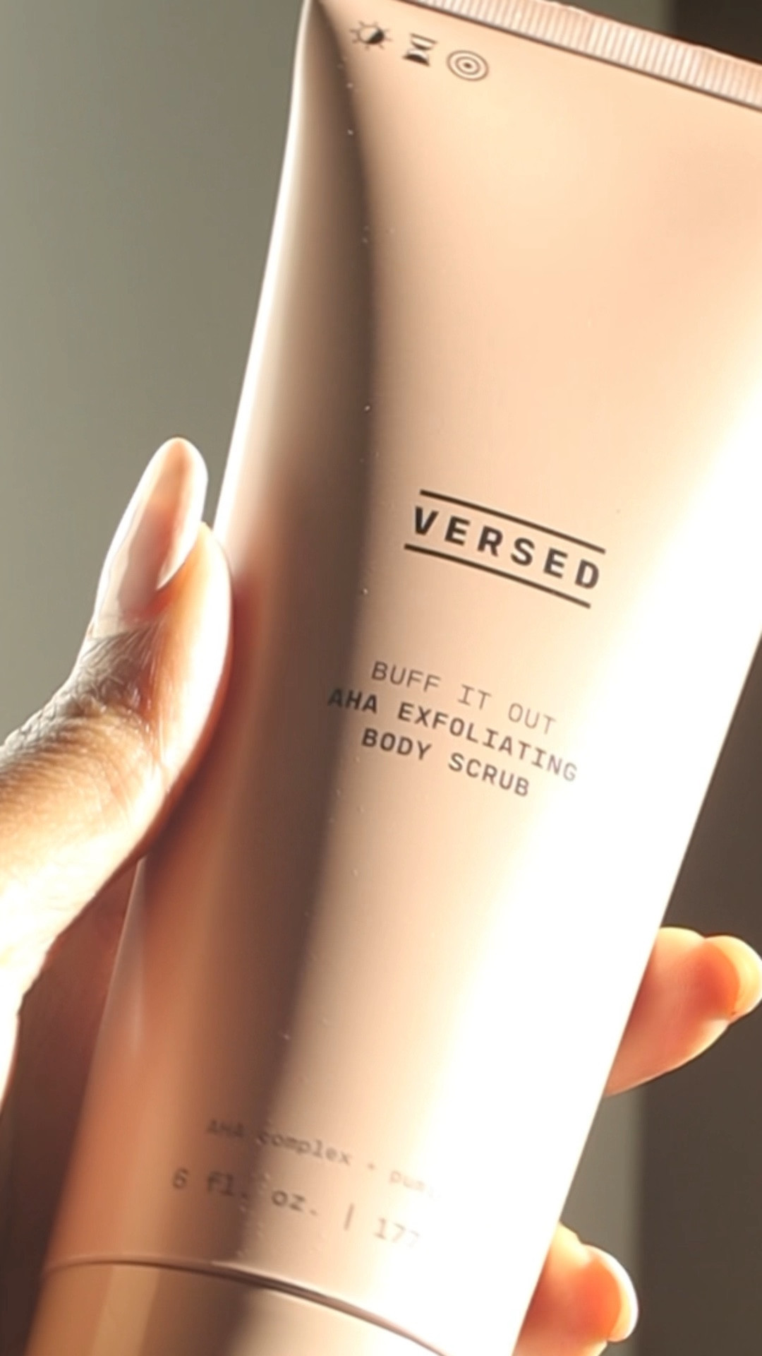 #SummerSkin dry skin is not welcomed here and no excuses since it’s not cold anymore. So scrub off the winter weather and let your skin breathe in this spring/summer air #bodyscrub #exfoliant

#LTKBeauty #LTKVideo