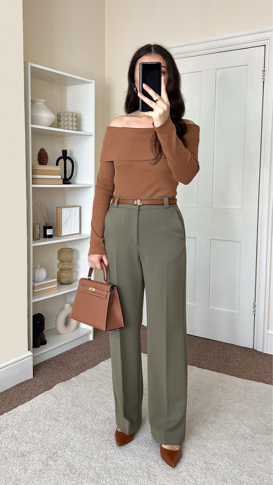 Smart casual transitional outfit. Top is M&S, wearing size S. Trousers are &otherstories, wearing size UK10. 

#LTKautumn 

#LTKuk #LTKstyletip